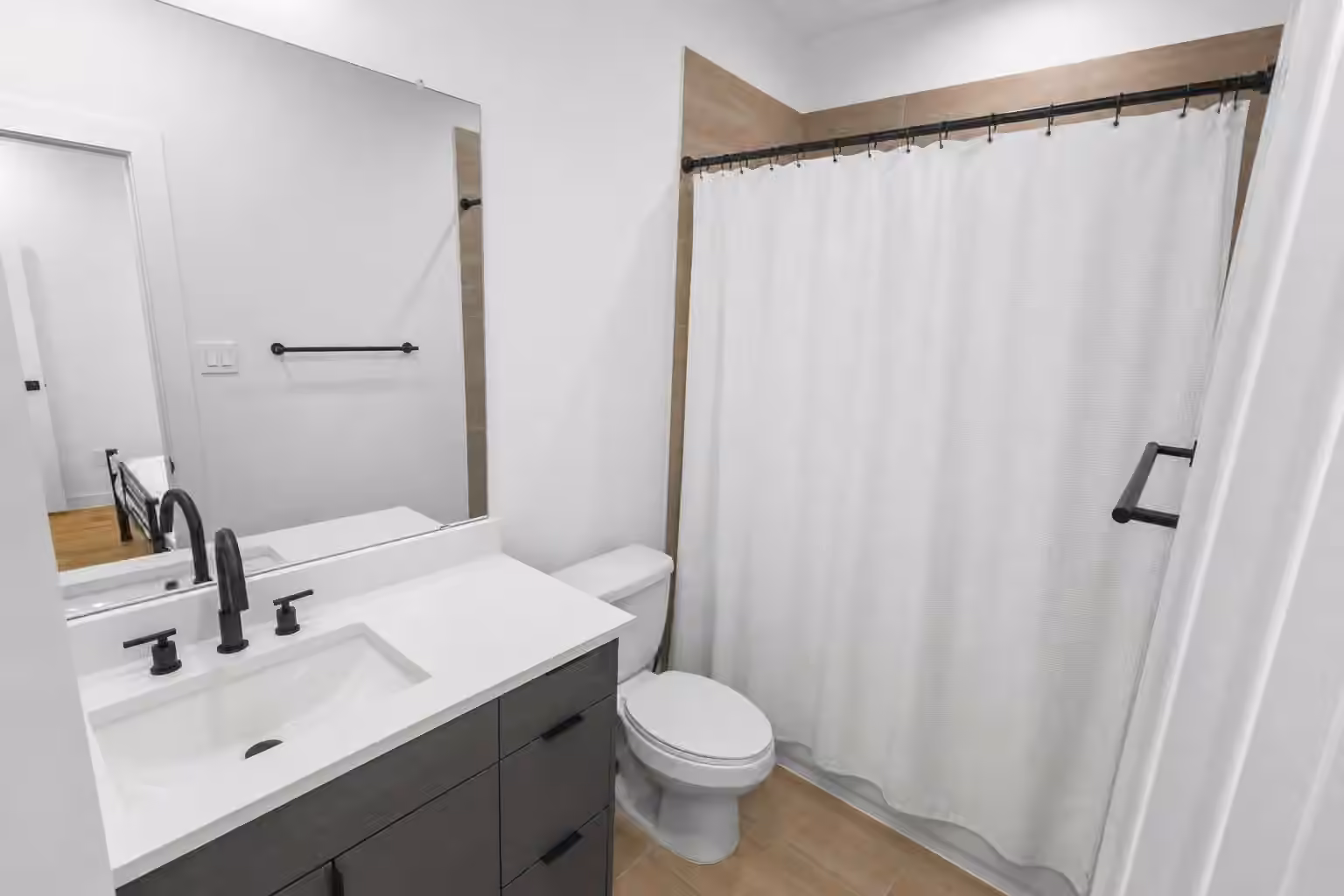 Photo 5 of 6742 Peerless Street B, Houston, TX