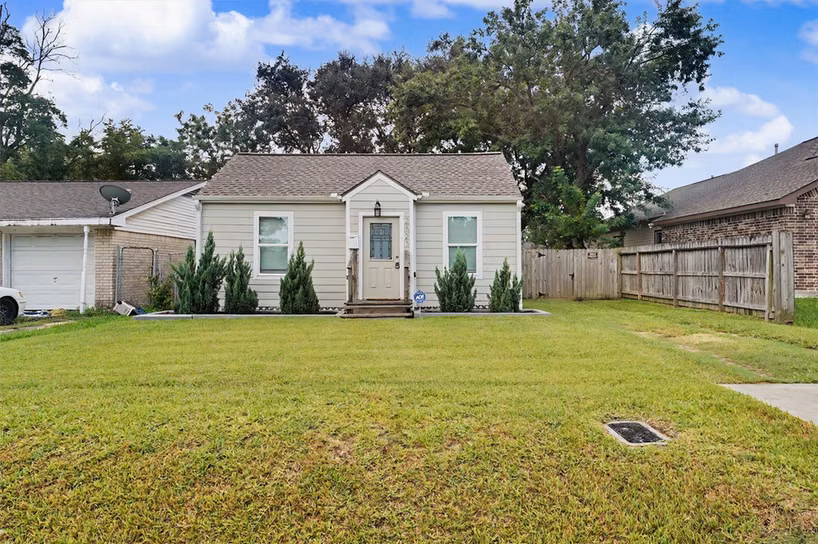 Photo of 2523 7th Avenue N, Texas City, TX 77590