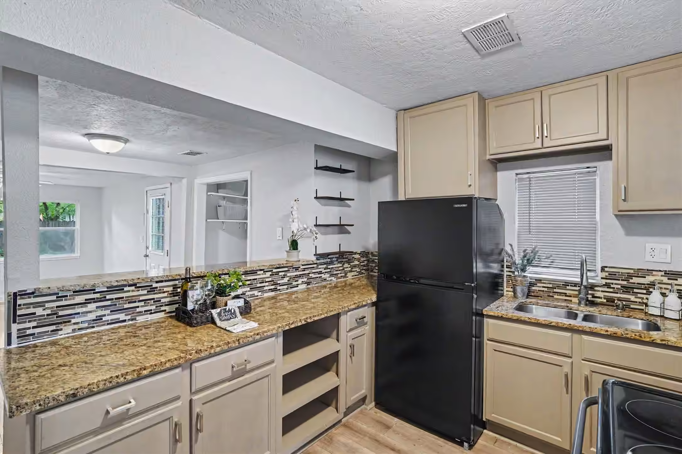 Photo 7 of 2523 7th Avenue N, Texas City, TX