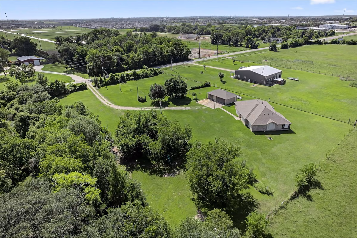 Photo of 329 Gou Hole, Cove, TX 77523