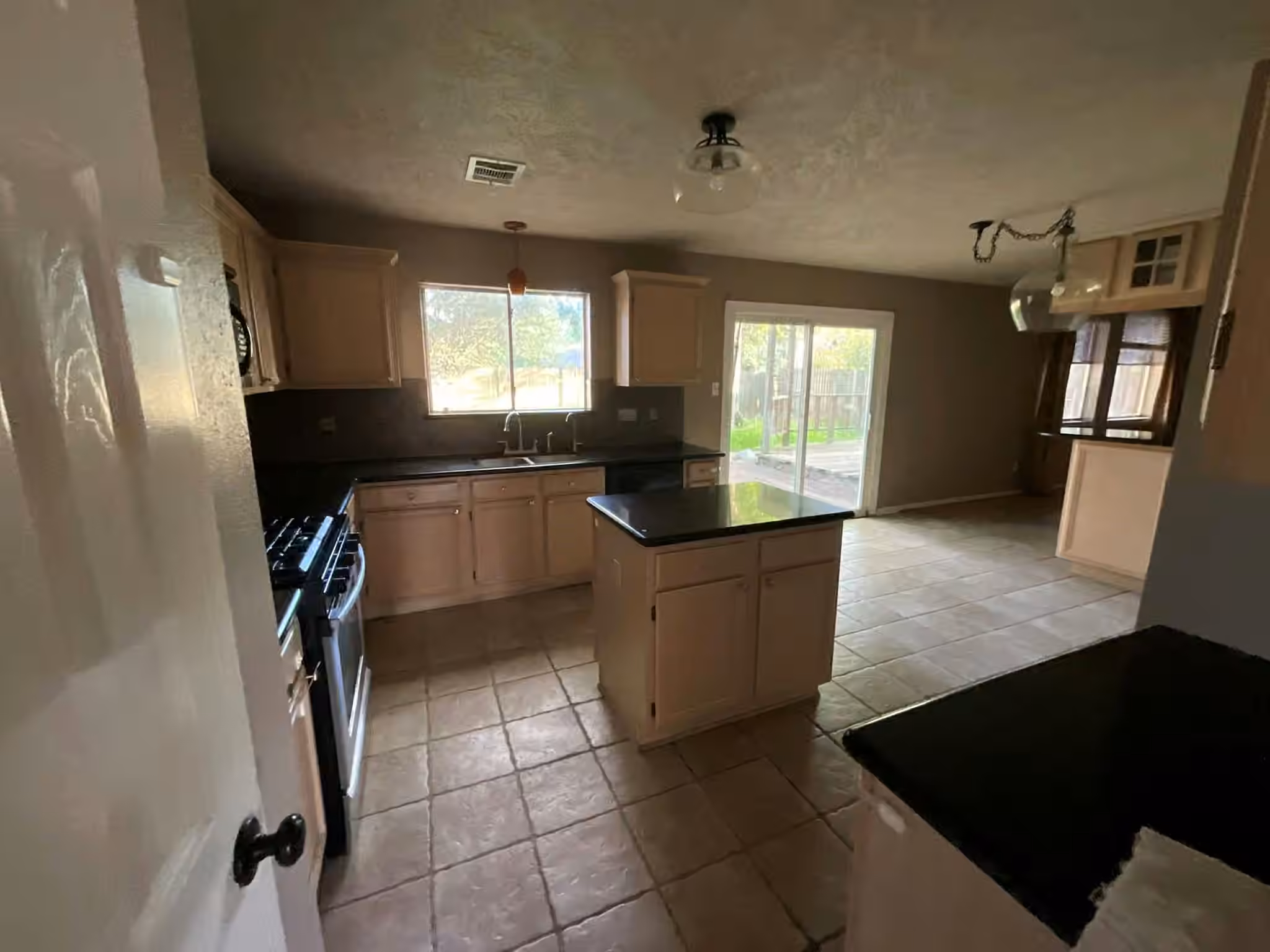 Photo 5 of 20431 Drakewood Drive, Katy, TX
