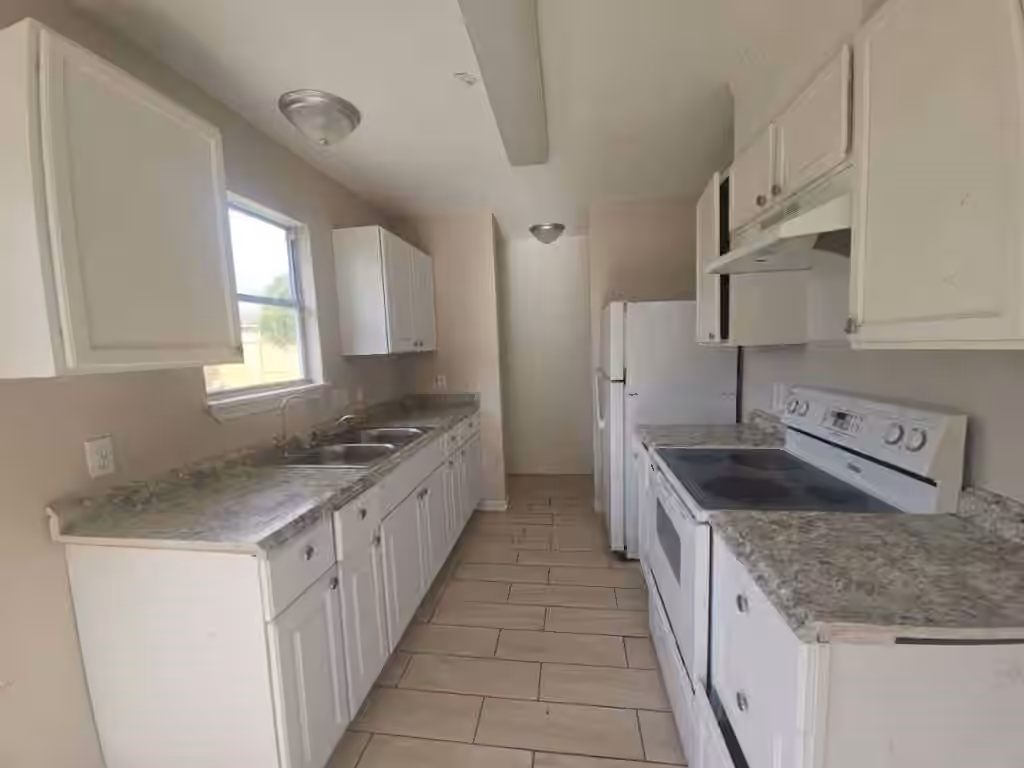 Photo 4 of 12226 Greensbrook Forest Drive, Houston, TX