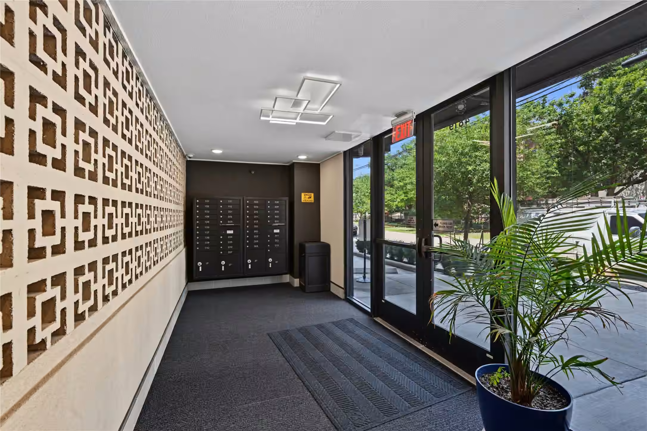 Photo 5 of 4819 Caroline Street 111, Houston, TX