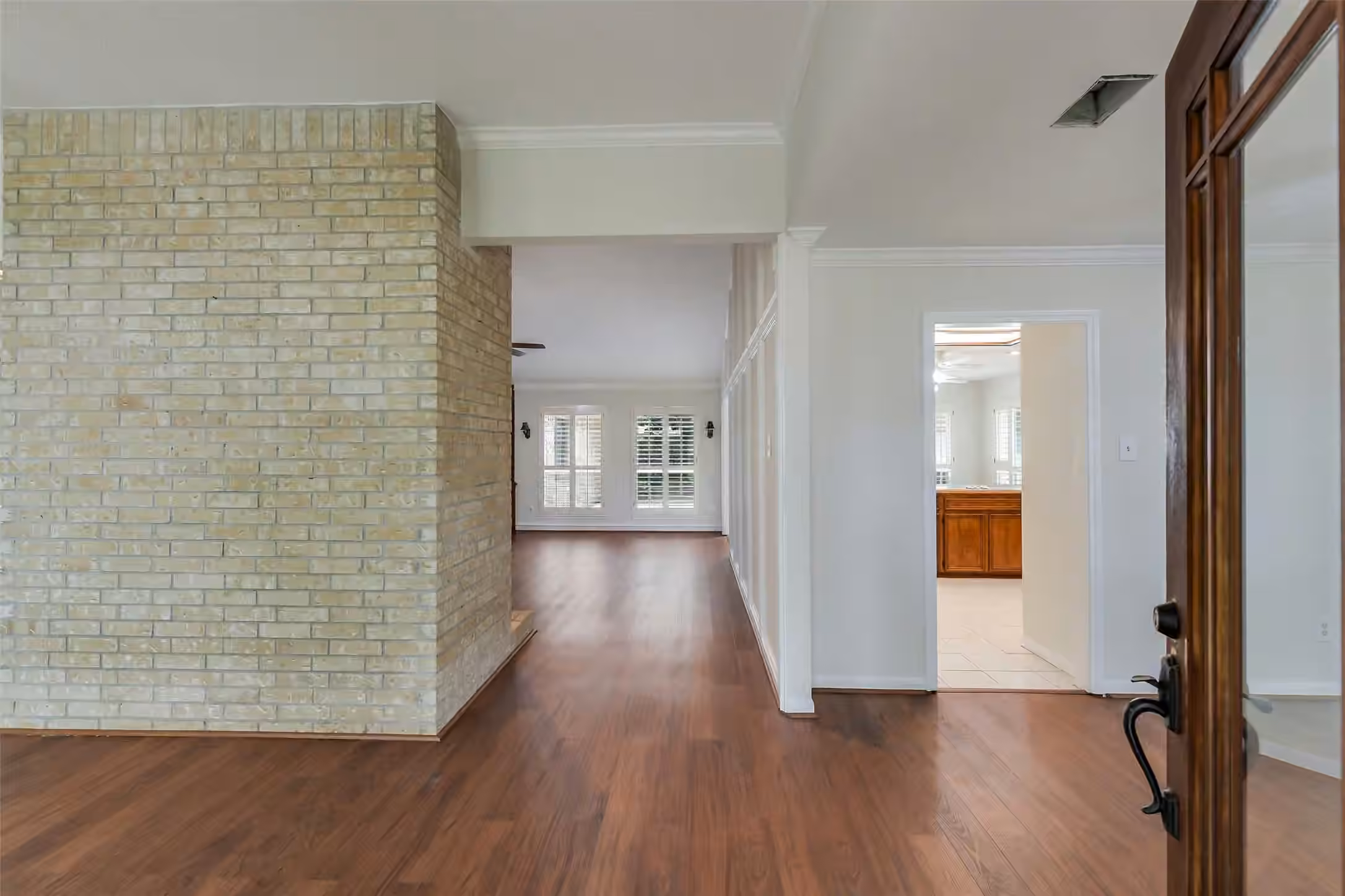 Photo 3 of 15846 Signal Creek Drive, Houston, TX