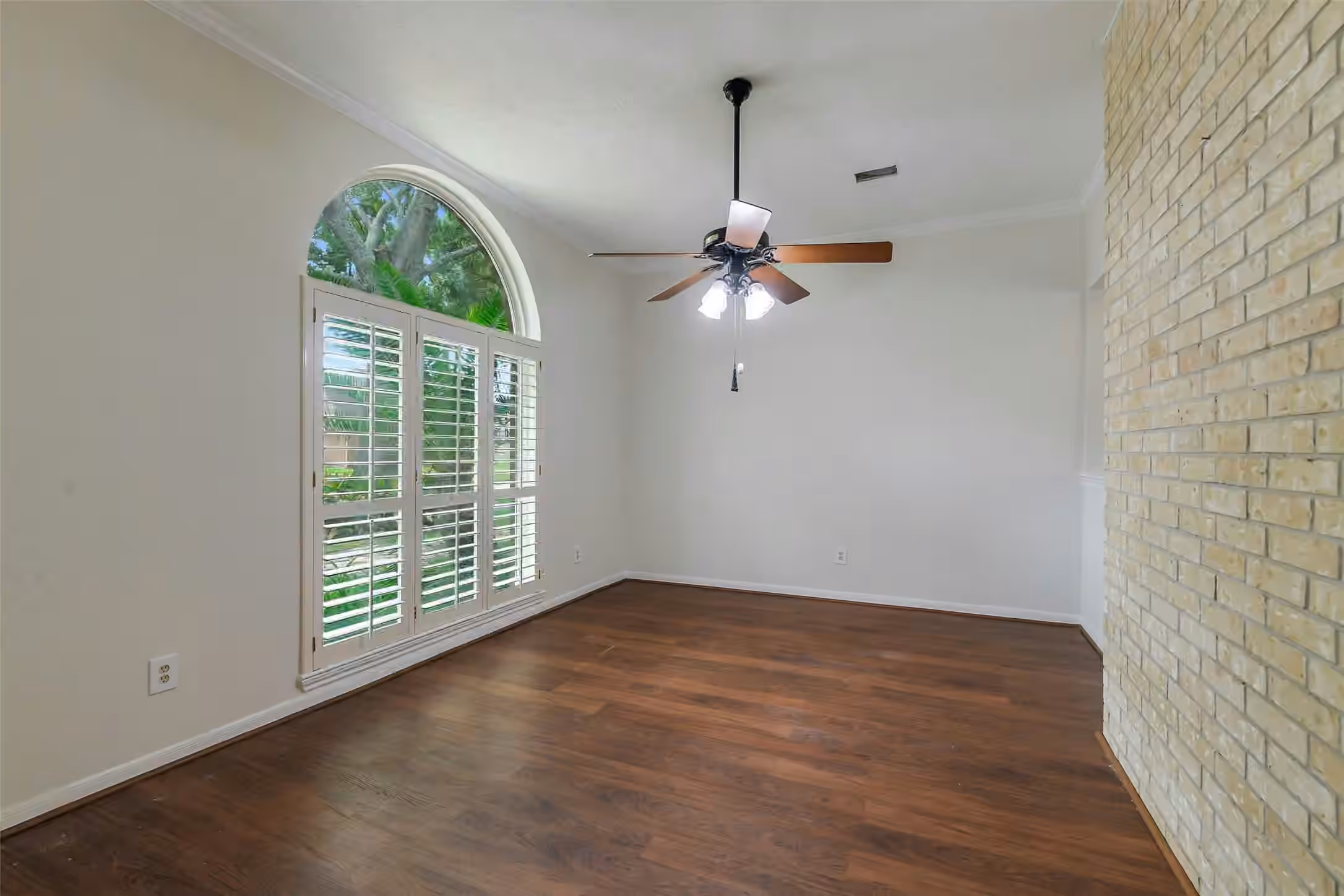 Photo 4 of 15846 Signal Creek Drive, Houston, TX