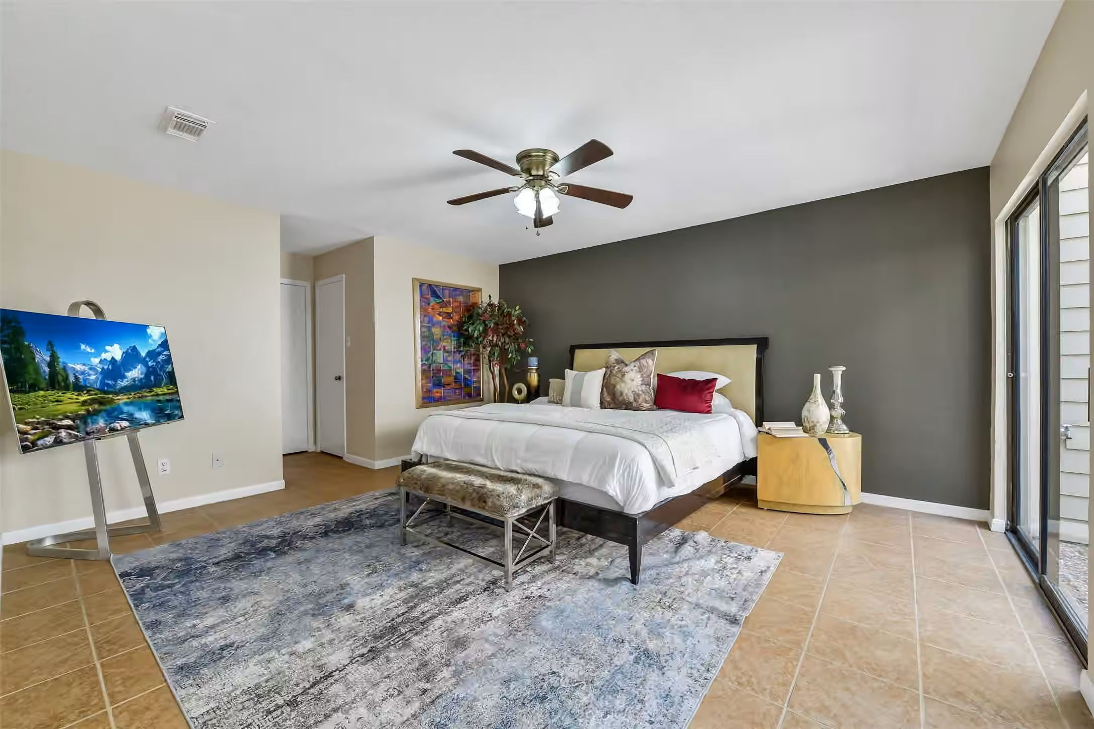 Photo 5 of 9360 Briar Forest Drive, Houston, TX