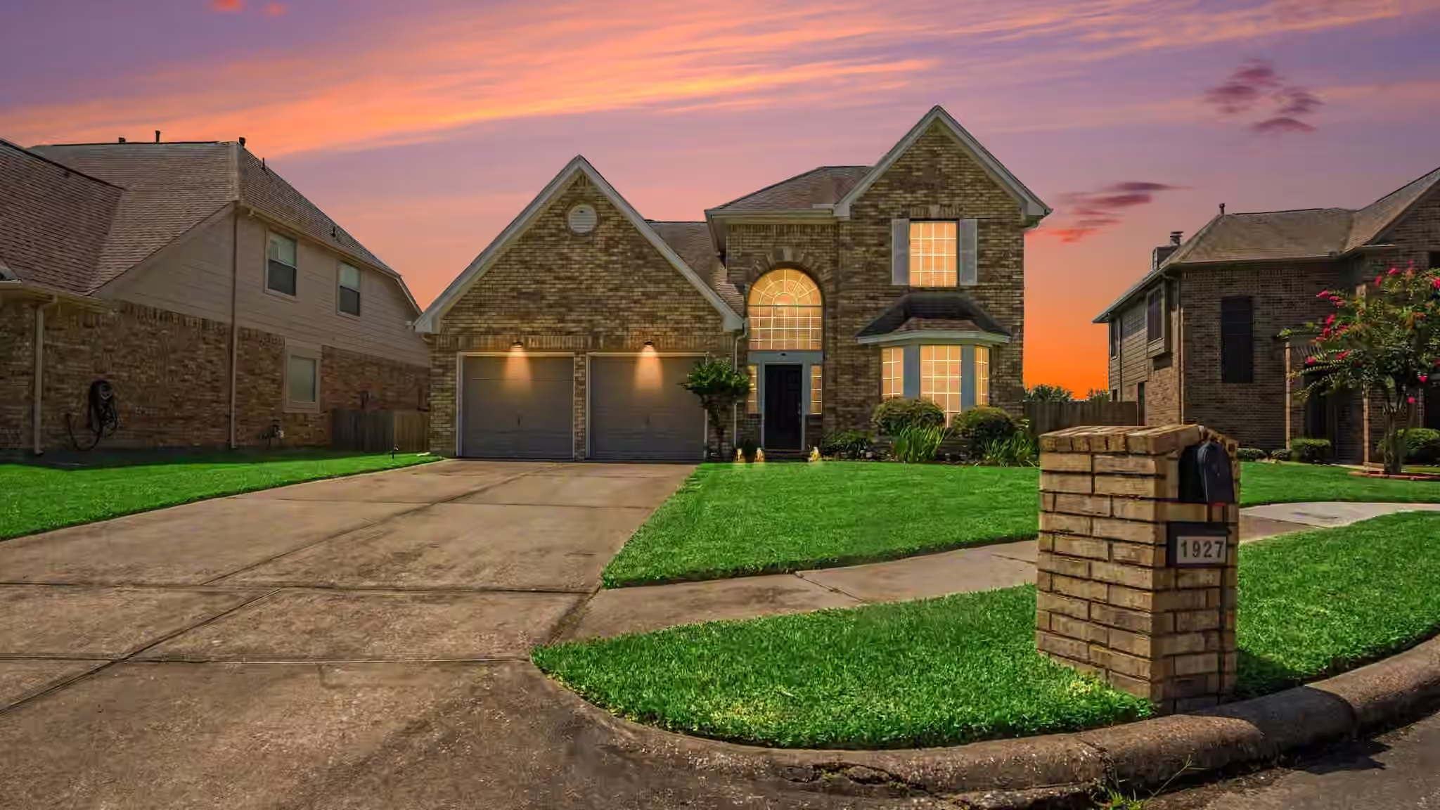 Photo 3 of 1927 Pinewood Court, Baytown, TX