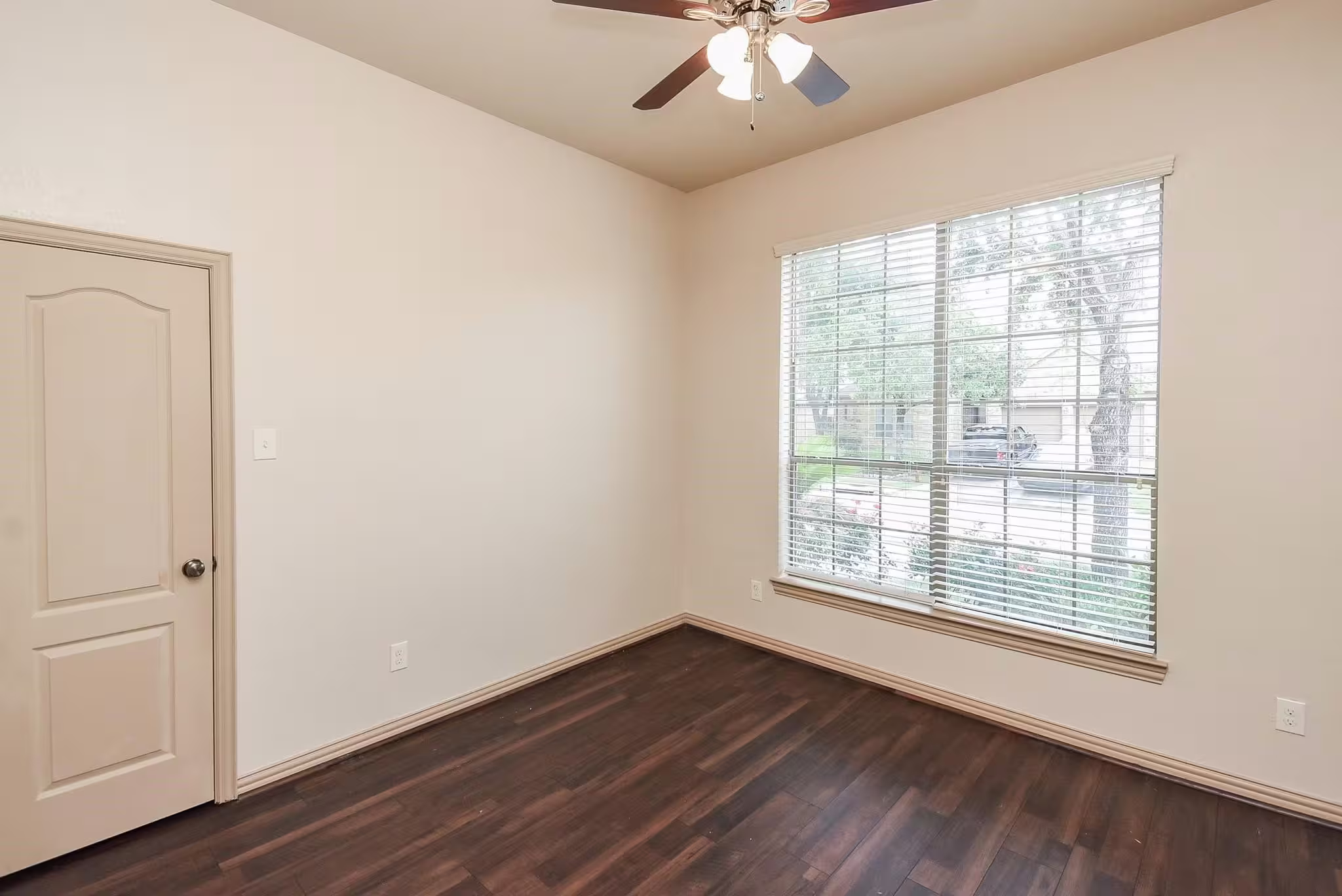 Photo 6 of 2214 Ascot Lane, Sugar Land, TX