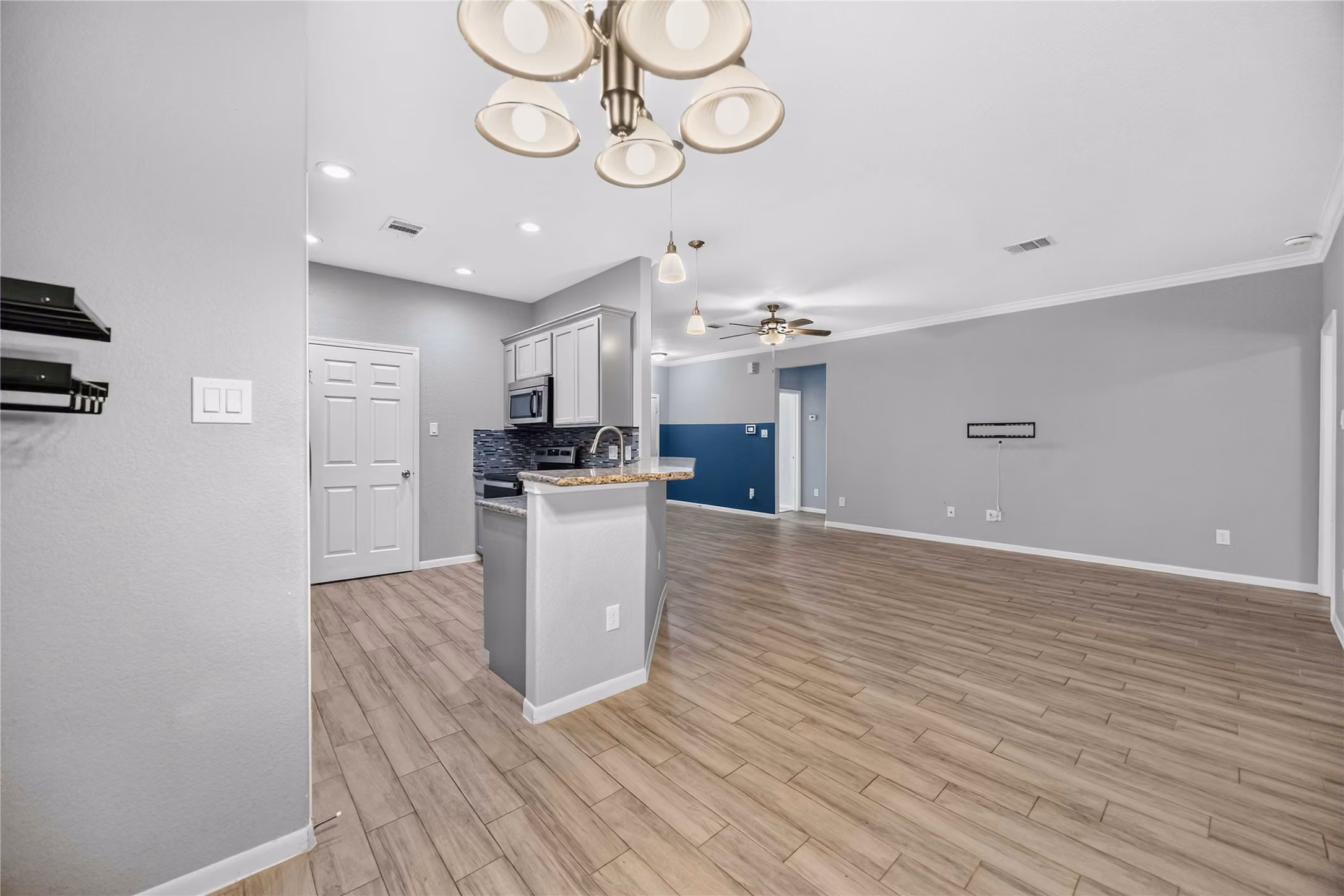 Photo 4 of 3534 Cork Drive, Houston, TX