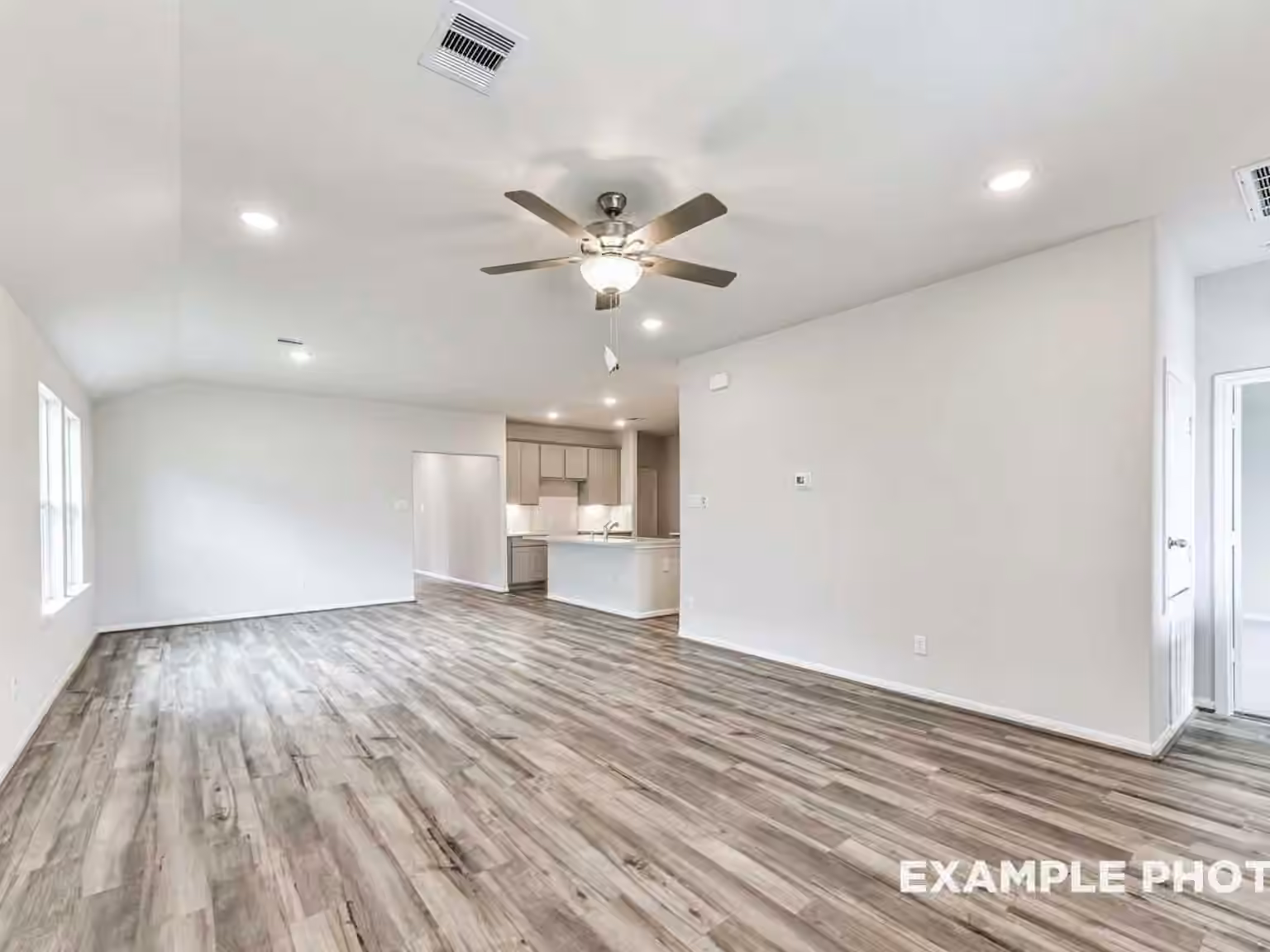 Photo 4 of 107 Sabinal Lane, Dayton, TX