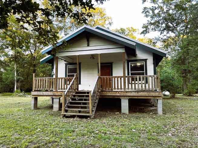 Photo of 877 County Road 6474 Ashley Drive, Dayton, TX 77535