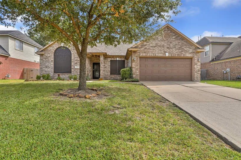Photo 2 of 24706 E Burnaby Circle, Spring, TX