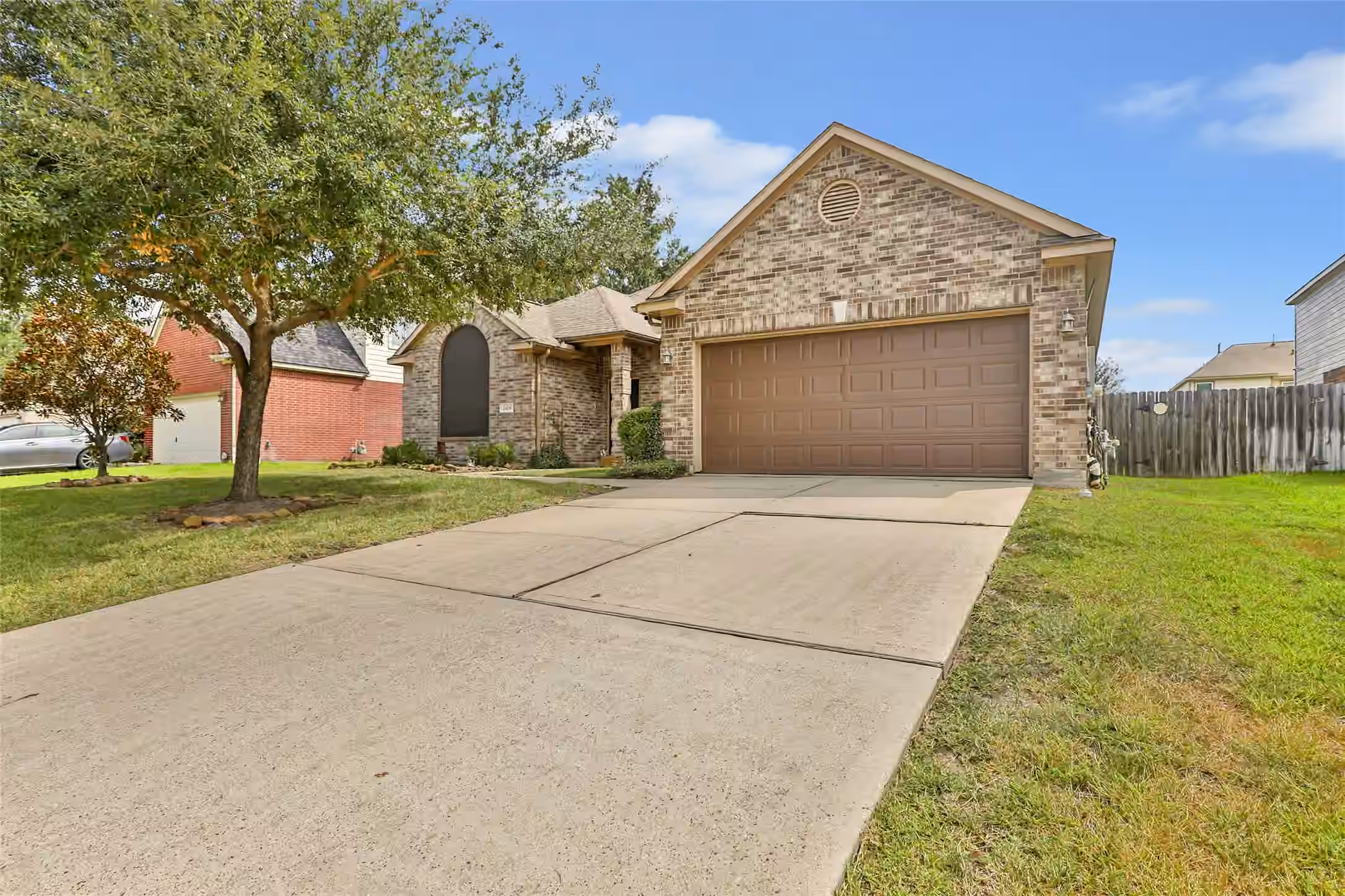 Photo 3 of 24706 E Burnaby Circle, Spring, TX