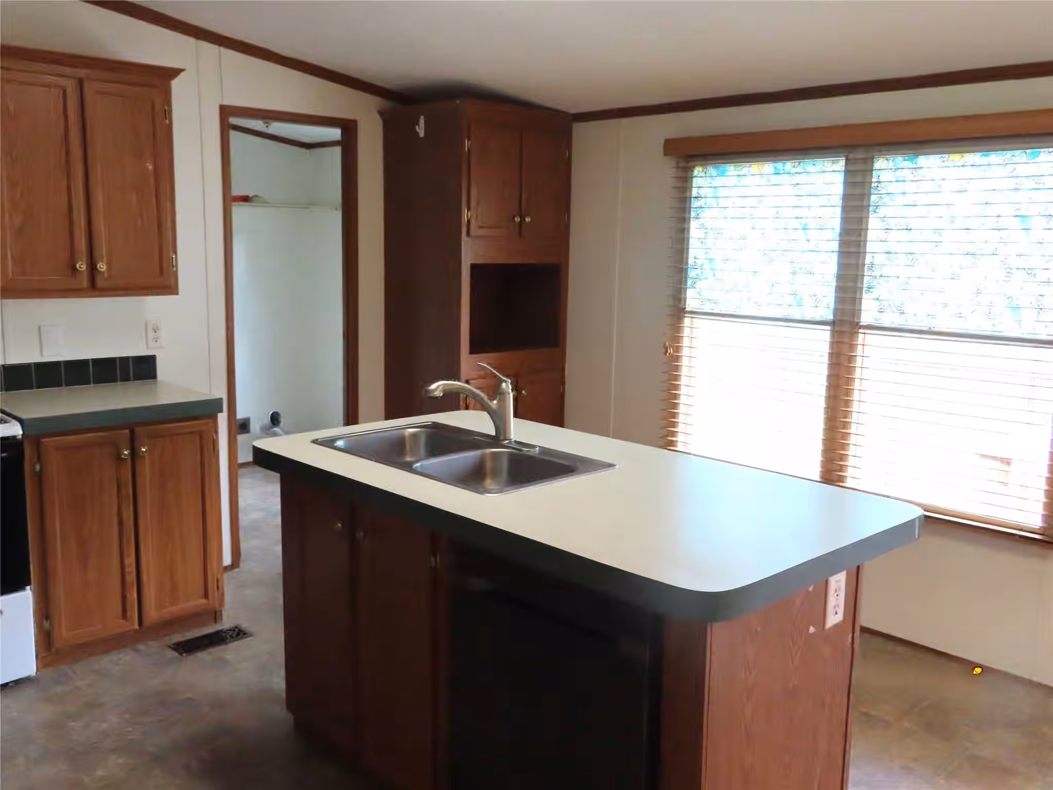 Photo 3 of 16448 Hill Country Drive, Conroe, TX