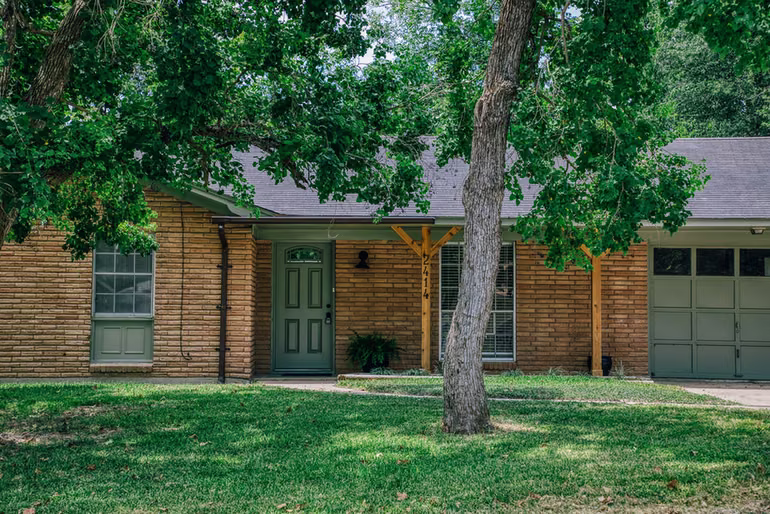 Photo of 2414 Airline Drive, Brenham, TX 77833