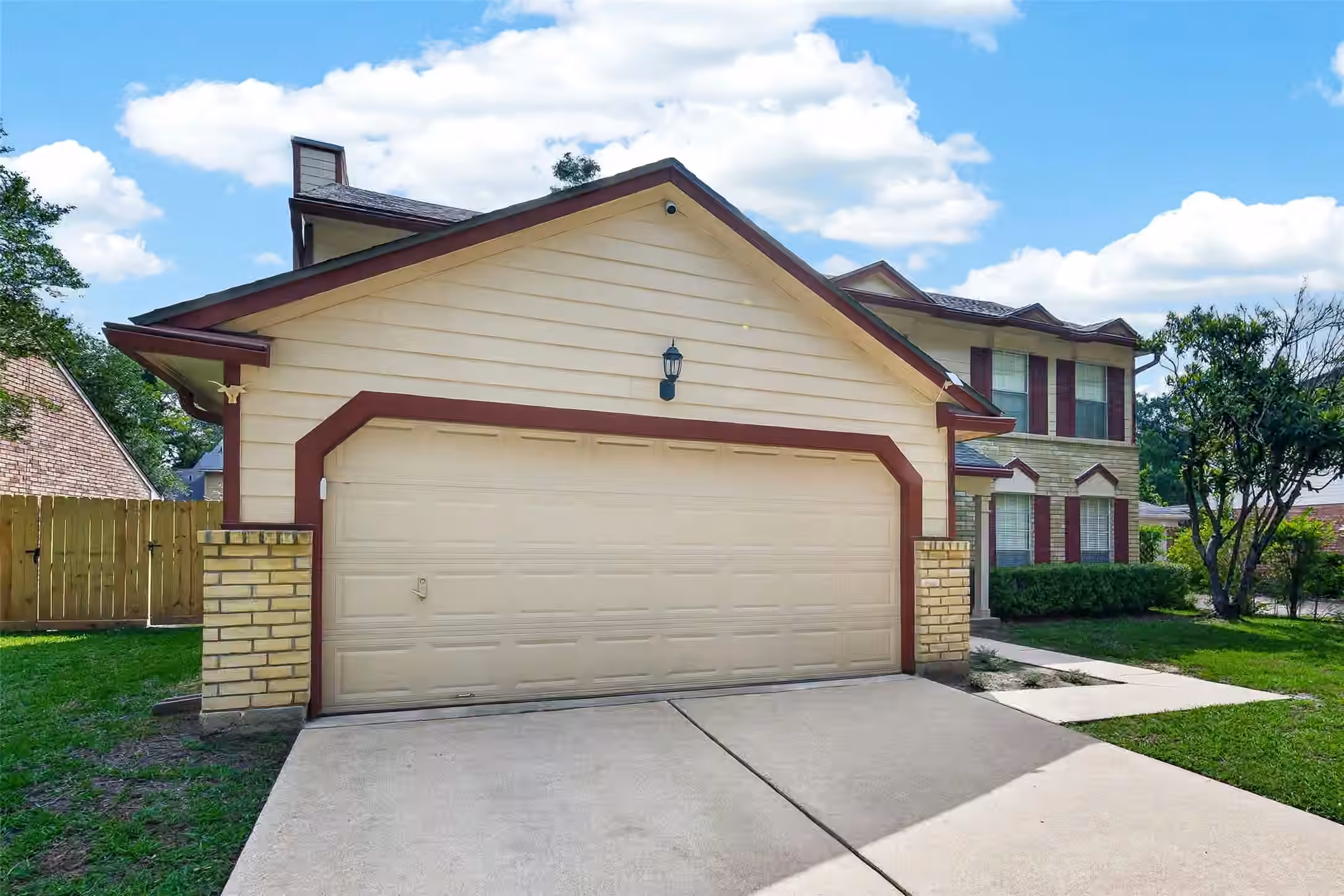 Photo 3 of 8406 Hot Springs Drive, Houston, TX