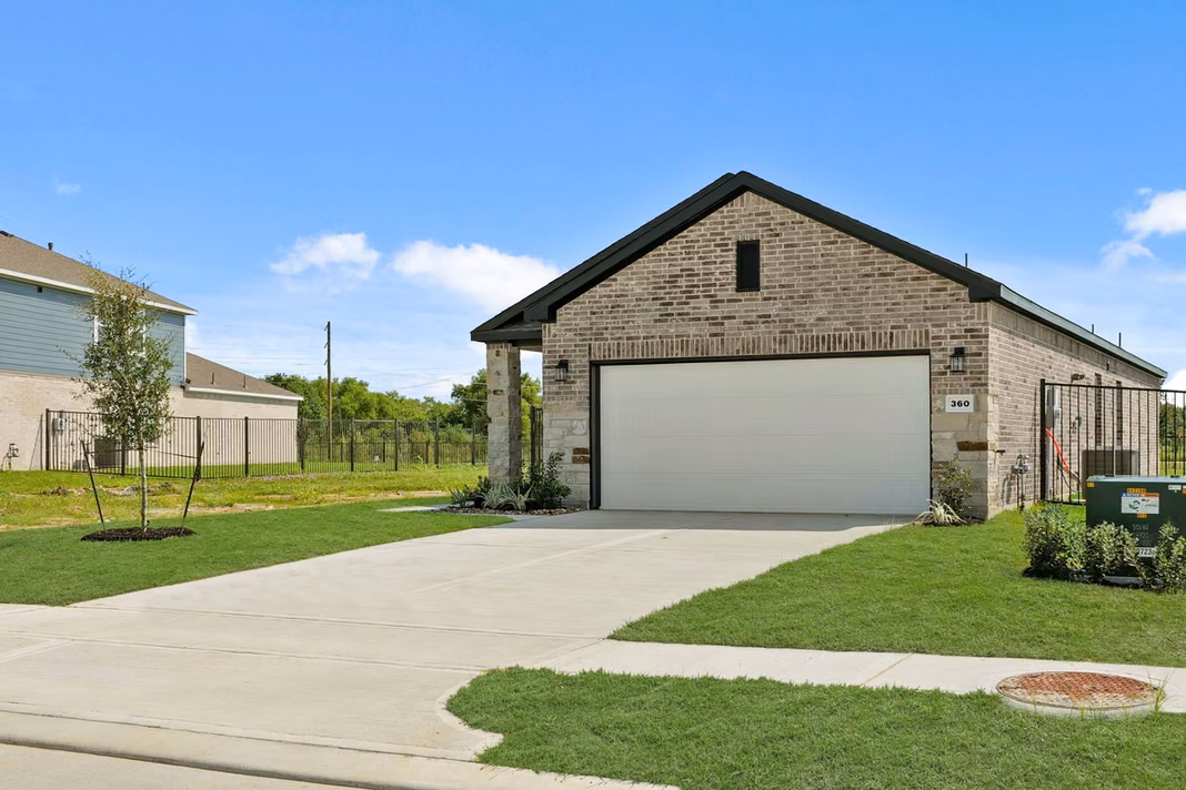 Photo 2 of 360 Long Branch Drive, Dayton, TX
