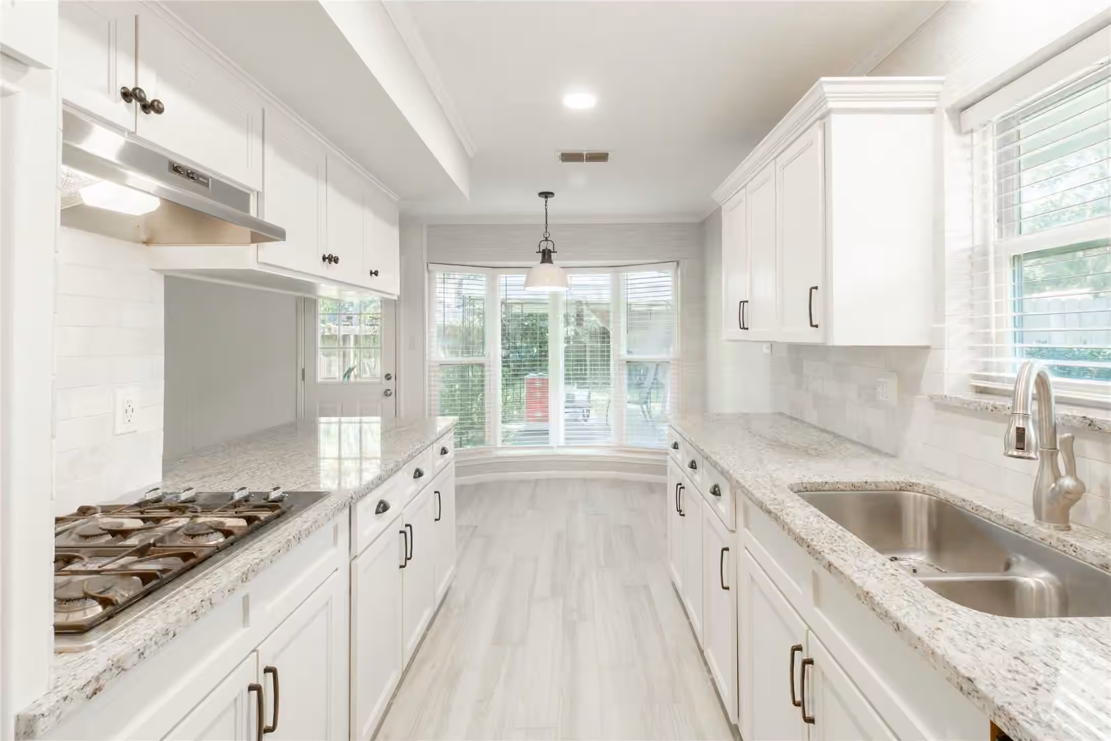 Photo 5 of 8702 Landwood Drive, Houston, TX