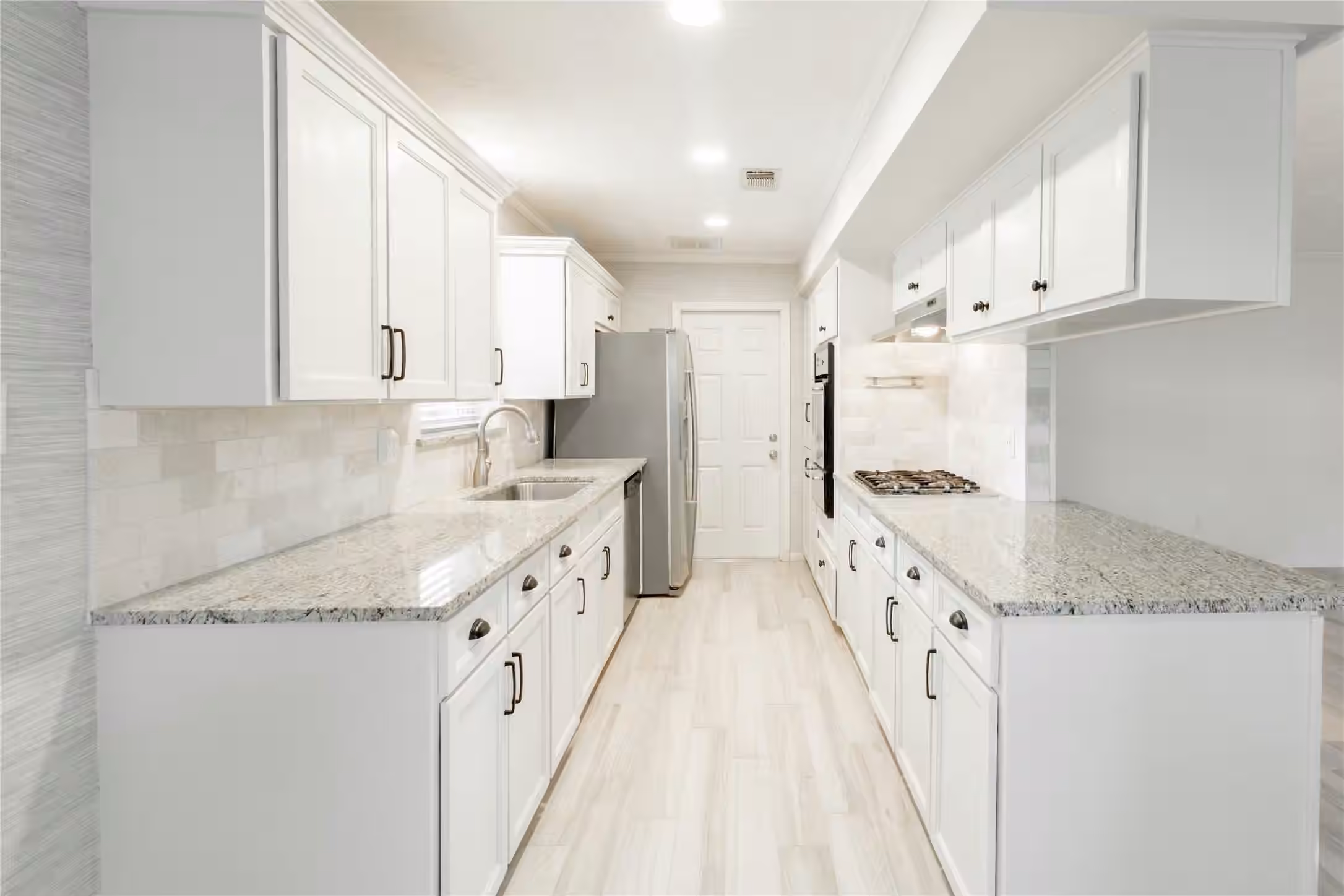 Photo 7 of 8702 Landwood Drive, Houston, TX