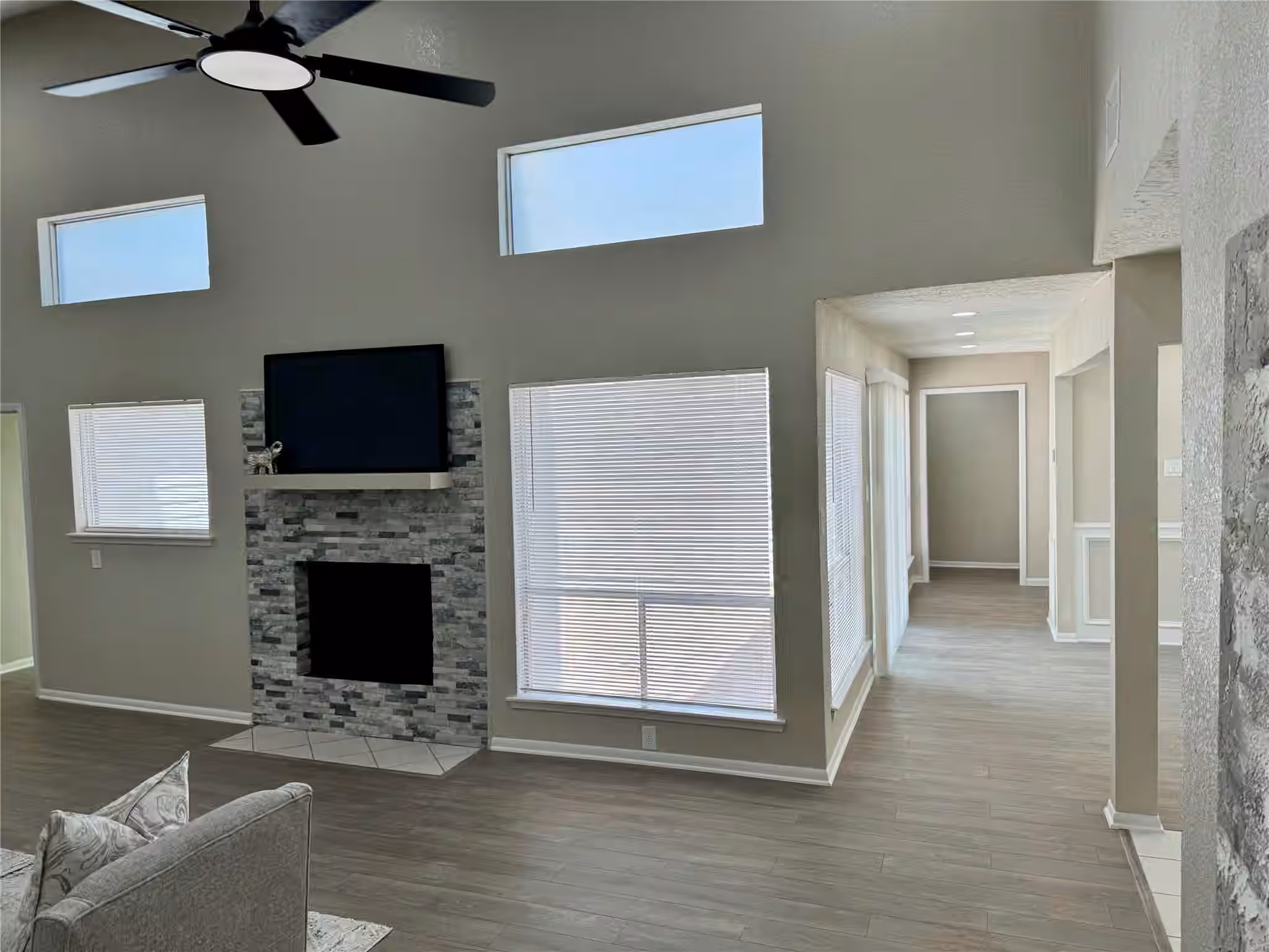Photo 4 of 4231 Meadowbank Drive, Seabrook, TX