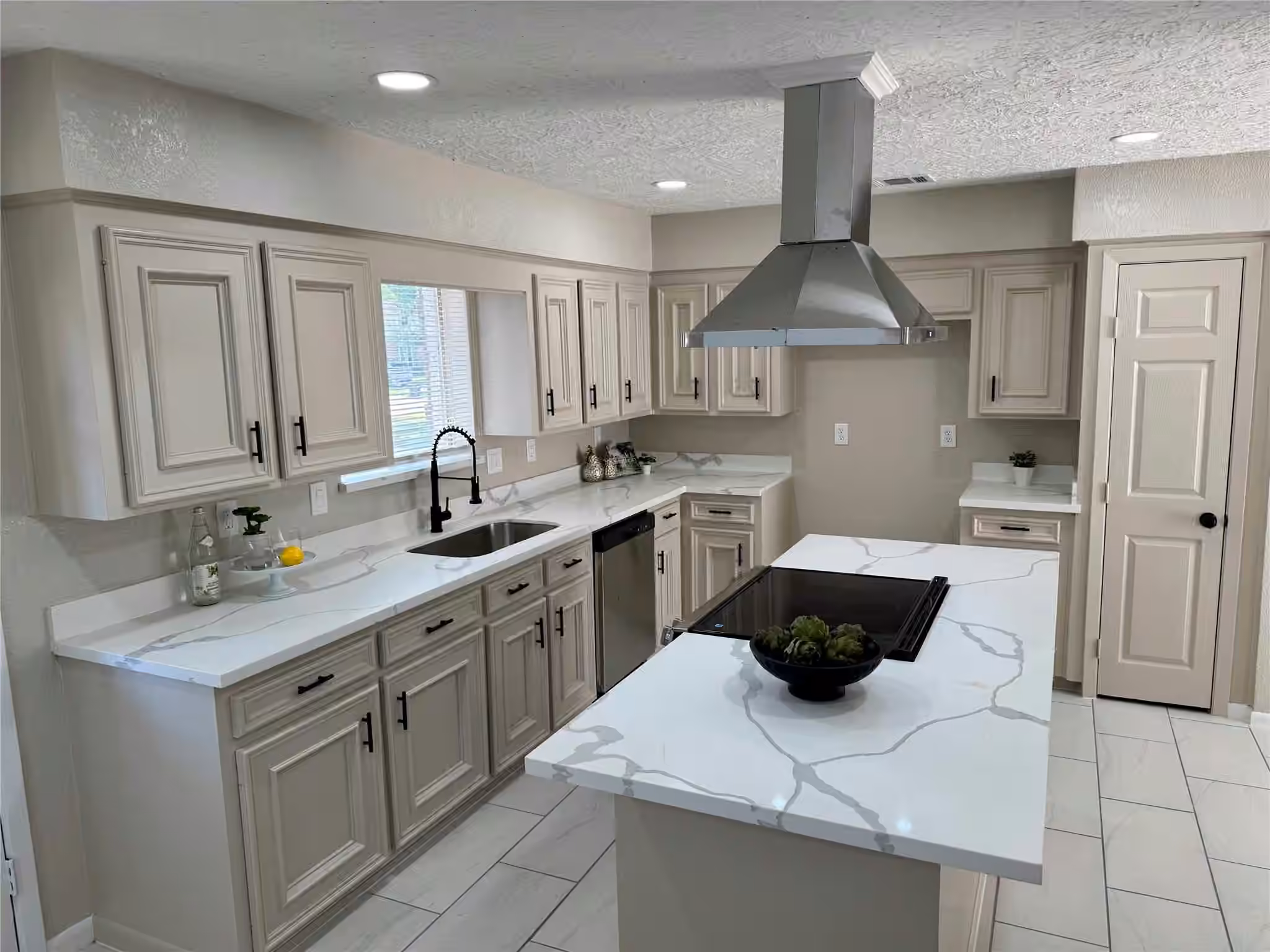Photo 6 of 4231 Meadowbank Drive, Seabrook, TX