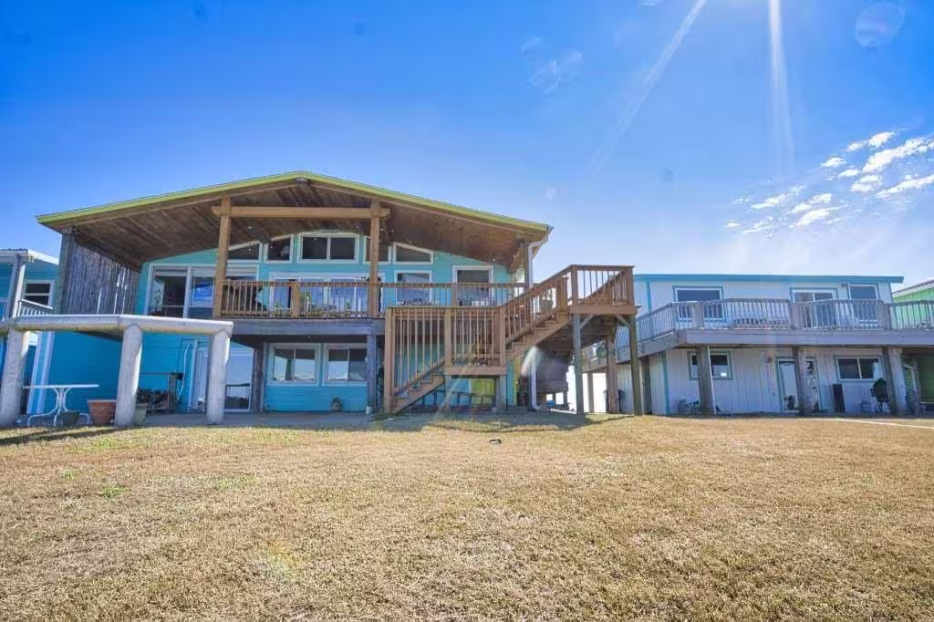 Photo of 2061 County Road 230, Sargent, TX 77414