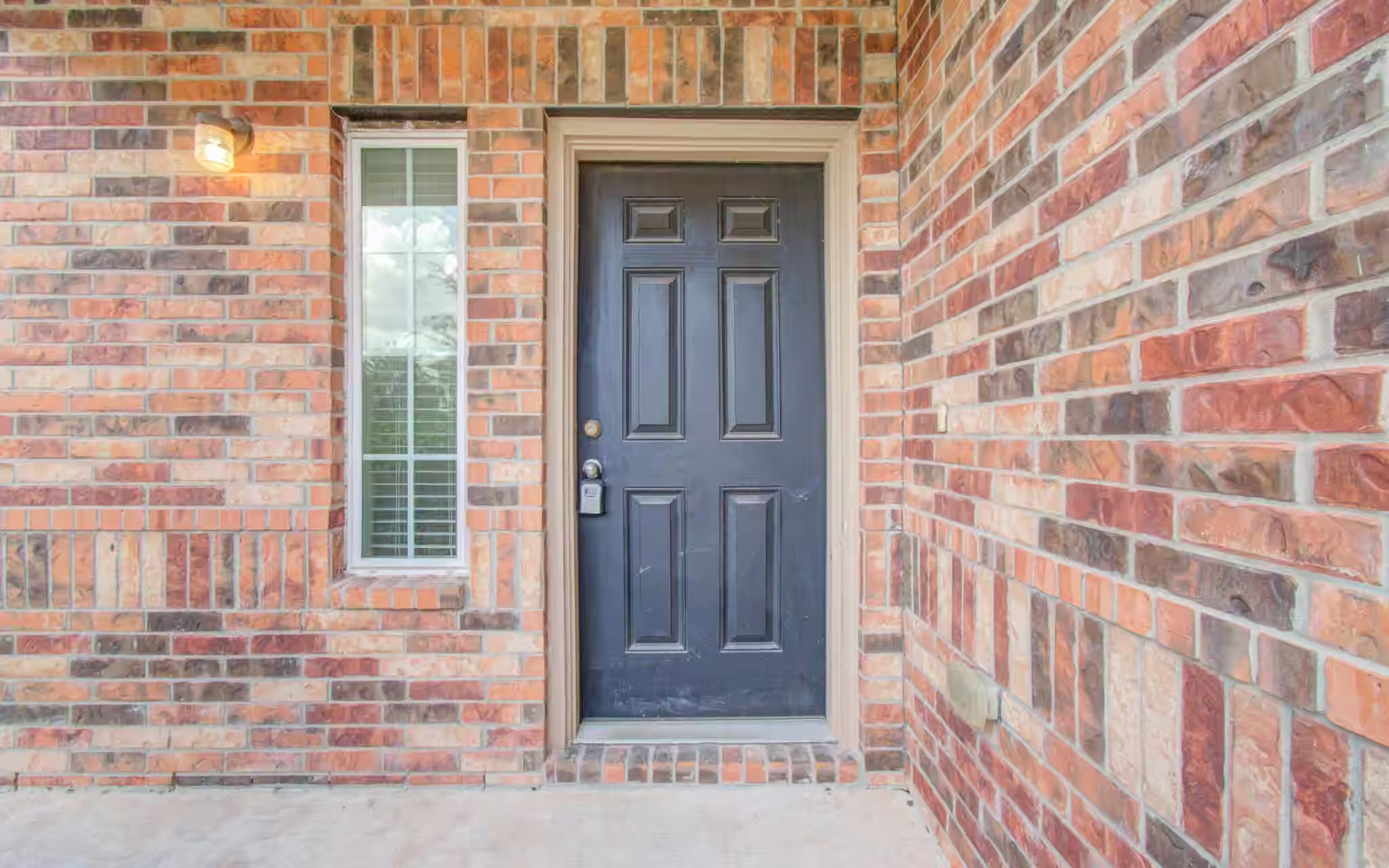 Photo 3 of 10335 Solitude Way, Houston, TX