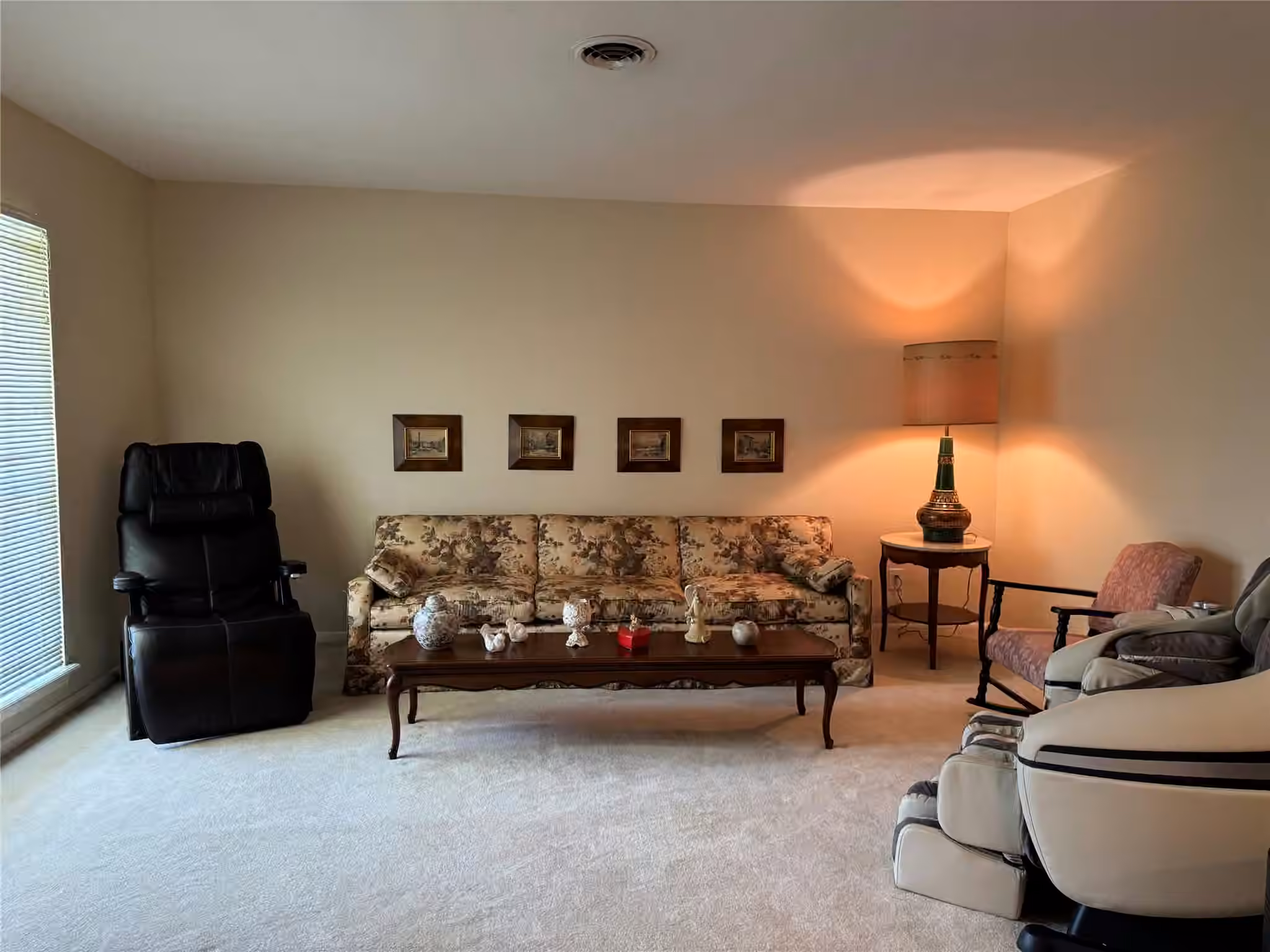 Photo 3 of 203 E Thornton Road, Houston, TX