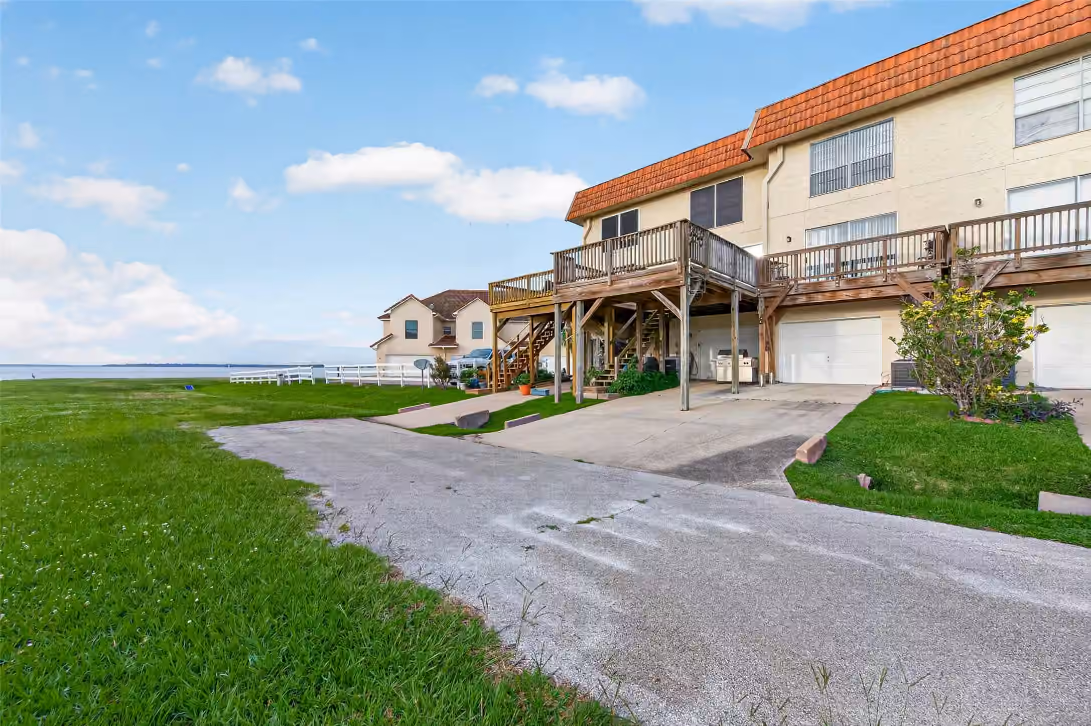 Photo 3 of 71 Regency Point, Montgomery, TX