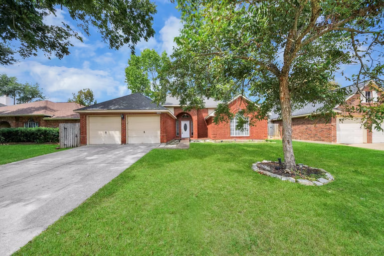 Photo 3 of 3627 Timothy Lane, Richmond, TX