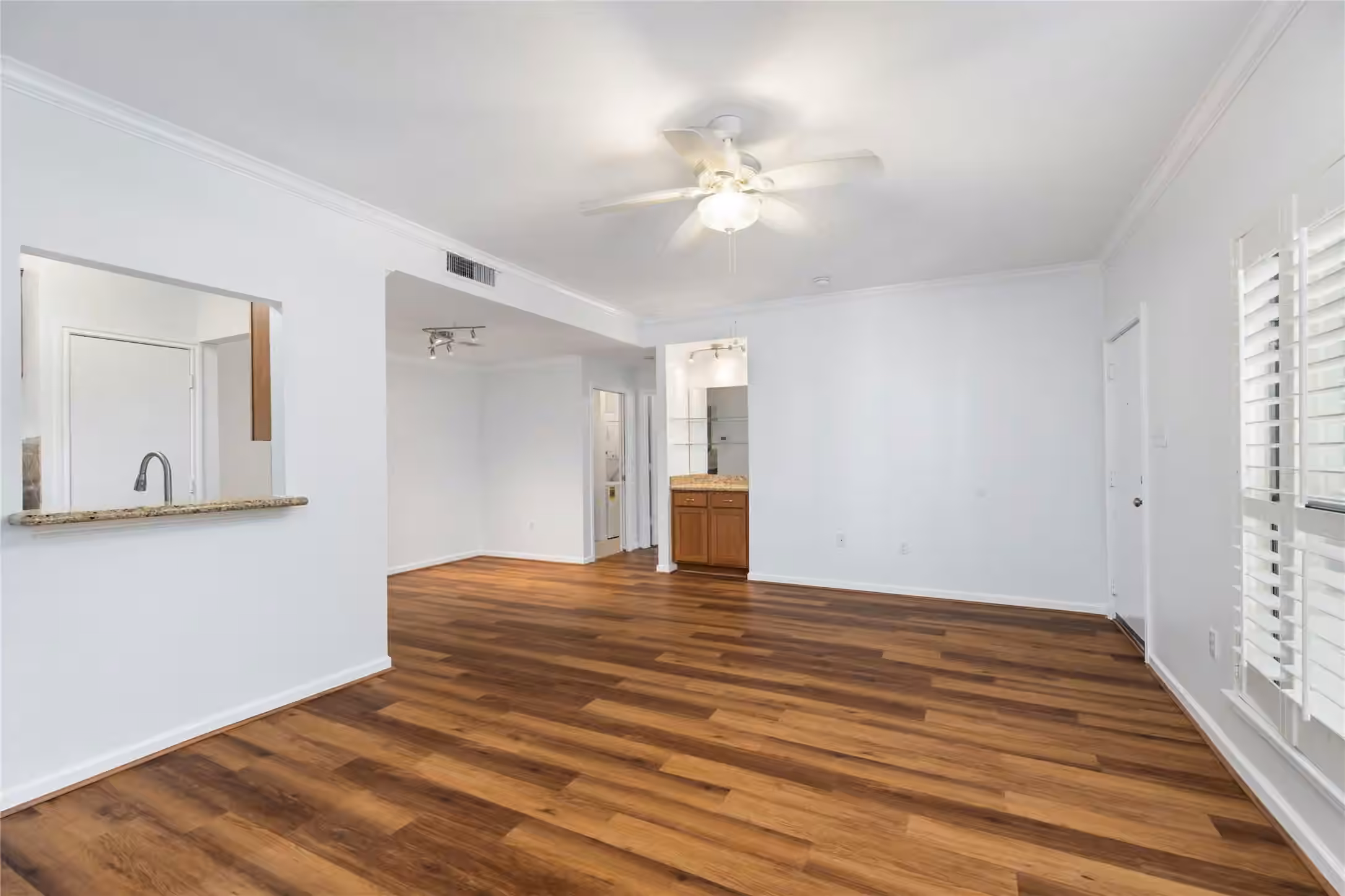 Photo 6 of 1100 Augusta Drive 83, Houston, TX