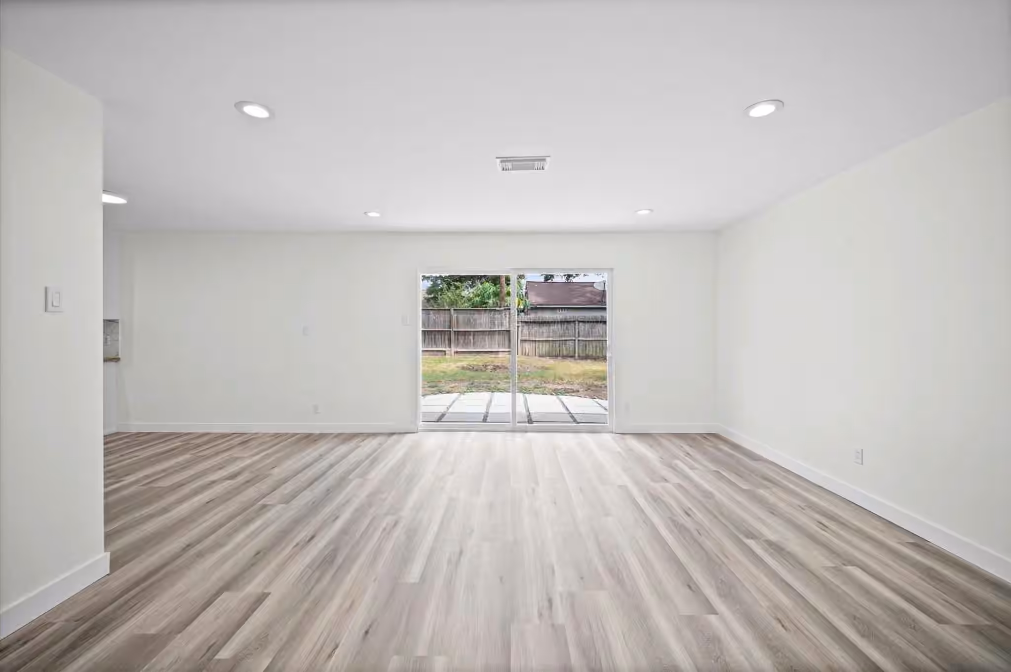 Photo 7 of 9506 Winsome Lane, Houston, TX