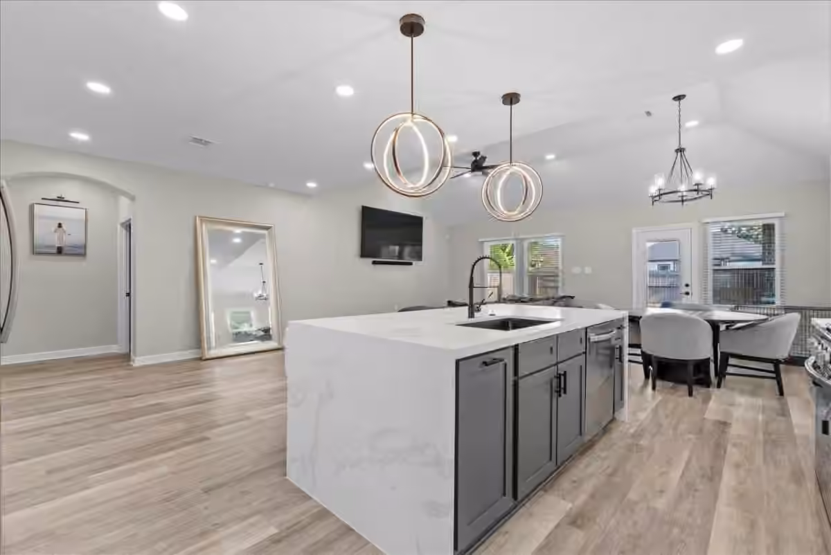 Photo 6 of 8309 Holiday Lane, Houston, TX