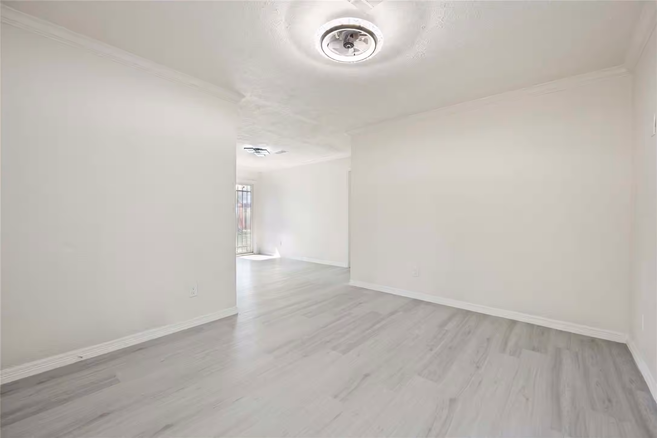 Photo 6 of 7639 Bigwood Street, Houston, TX