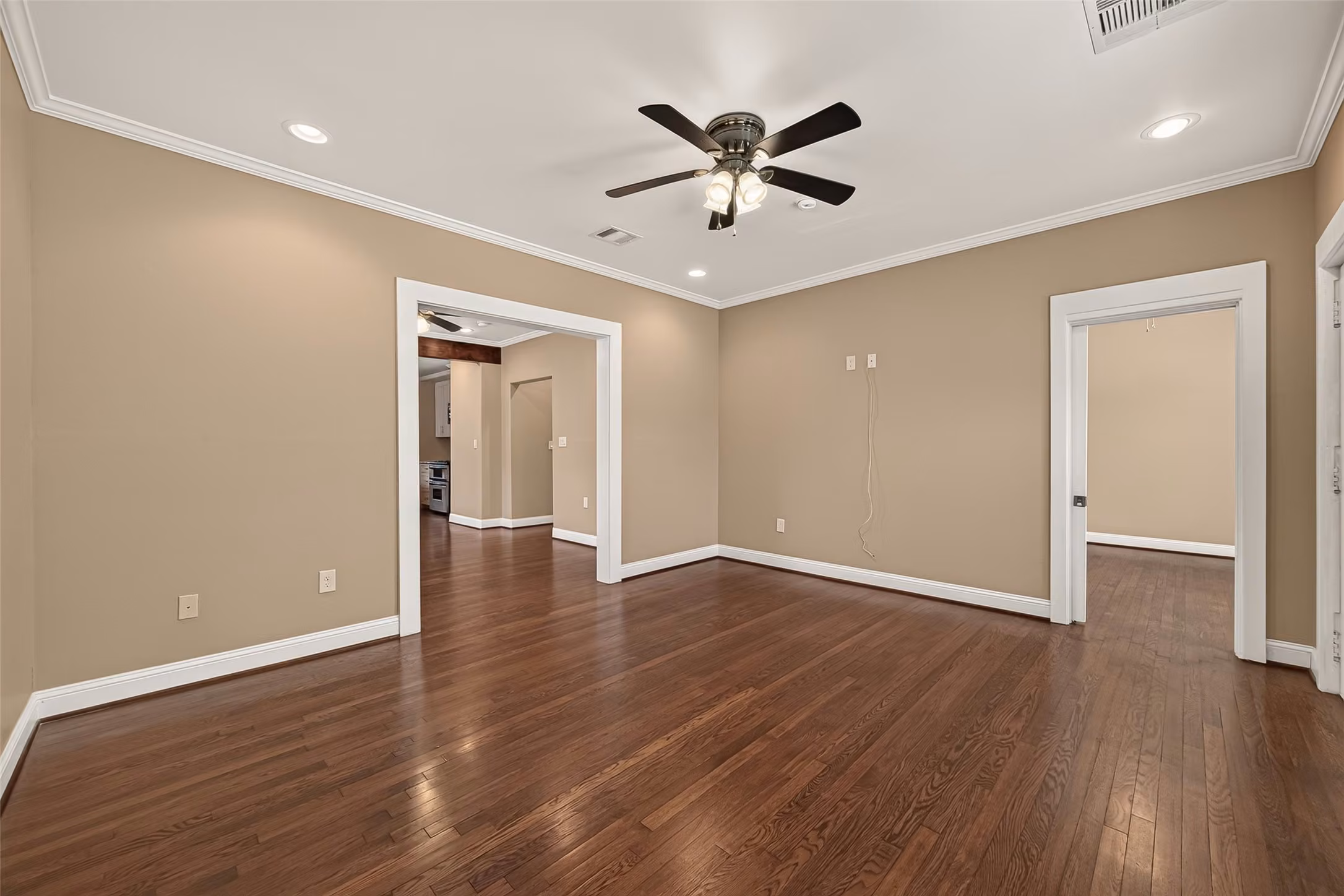 Photo 4 of 1419 Lombardy Street, Houston, TX