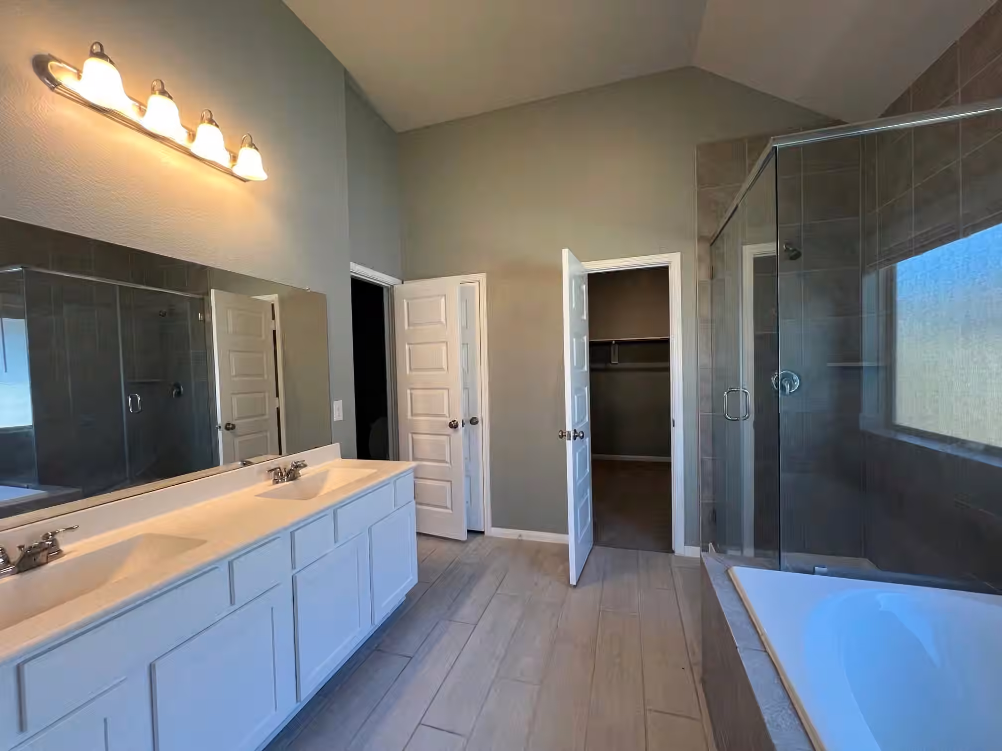 Photo 7 of 1131 Bluebonnet Trail, Bellville, TX