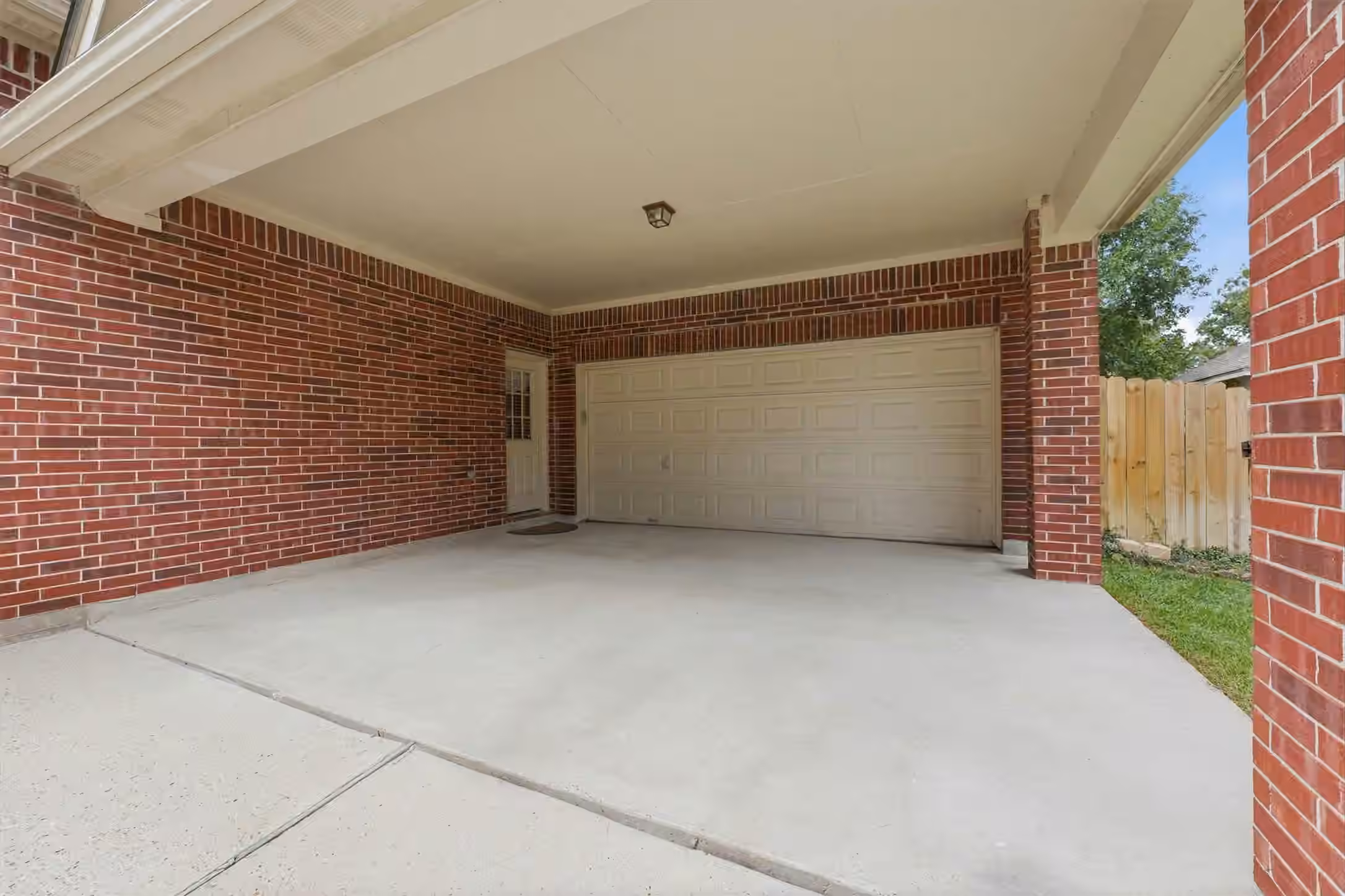 Photo 3 of 18723 Hickory Ashe Drive, Humble, TX