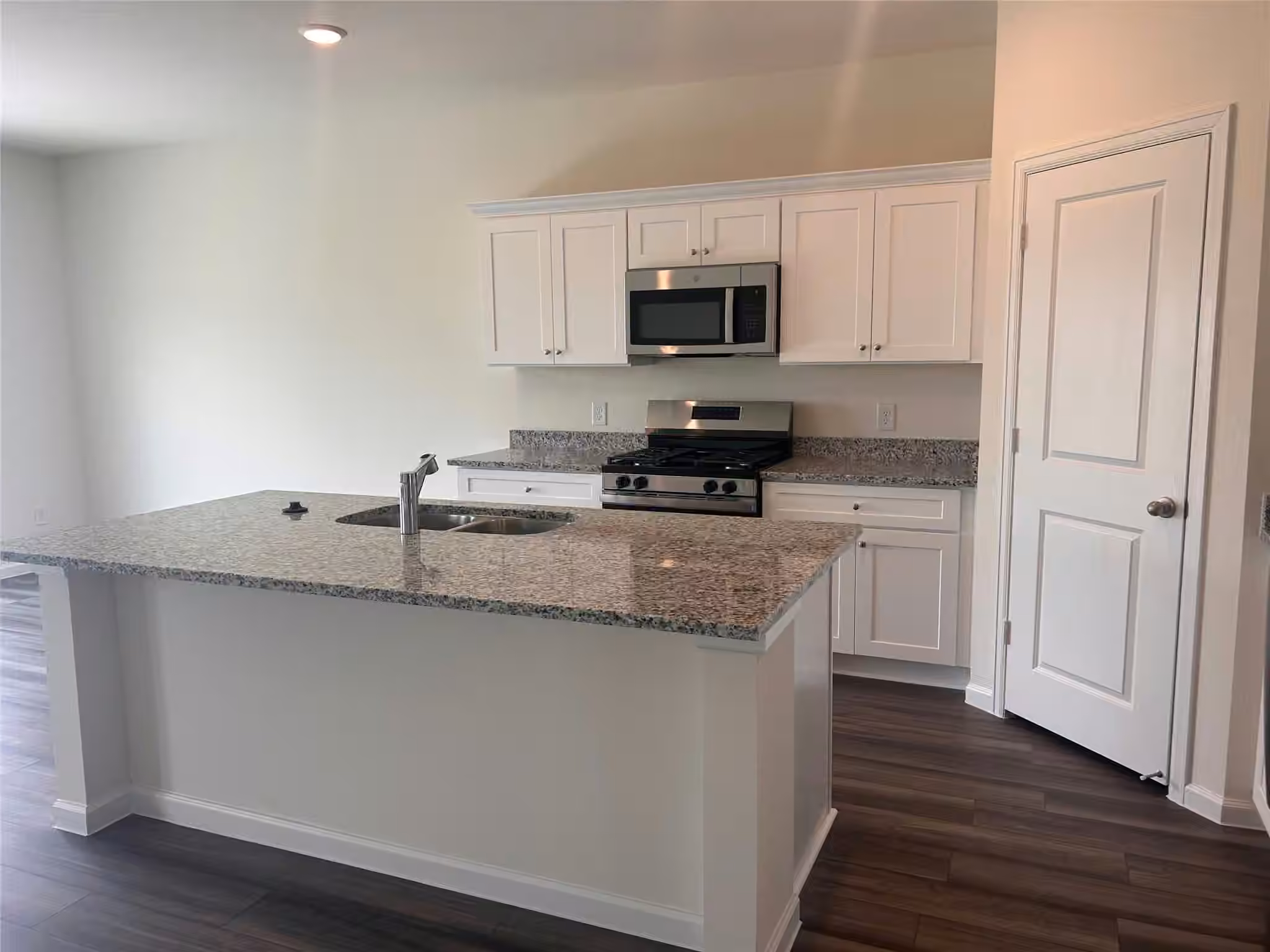 Photo 2 of 1016 Daybreak Drive, Brookshire, TX