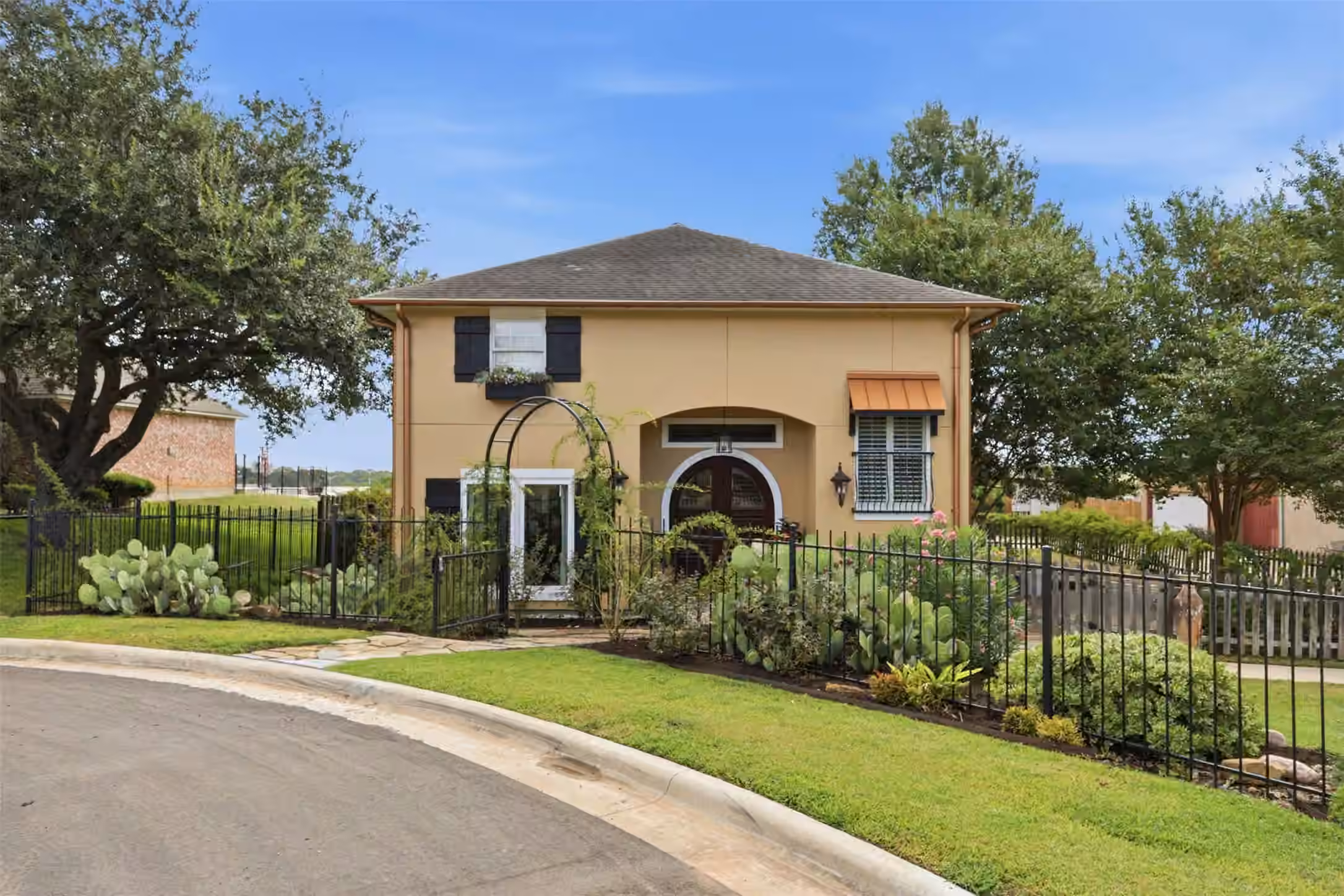 Photo 3 of 301 Stone Hill Drive A, Brenham, TX