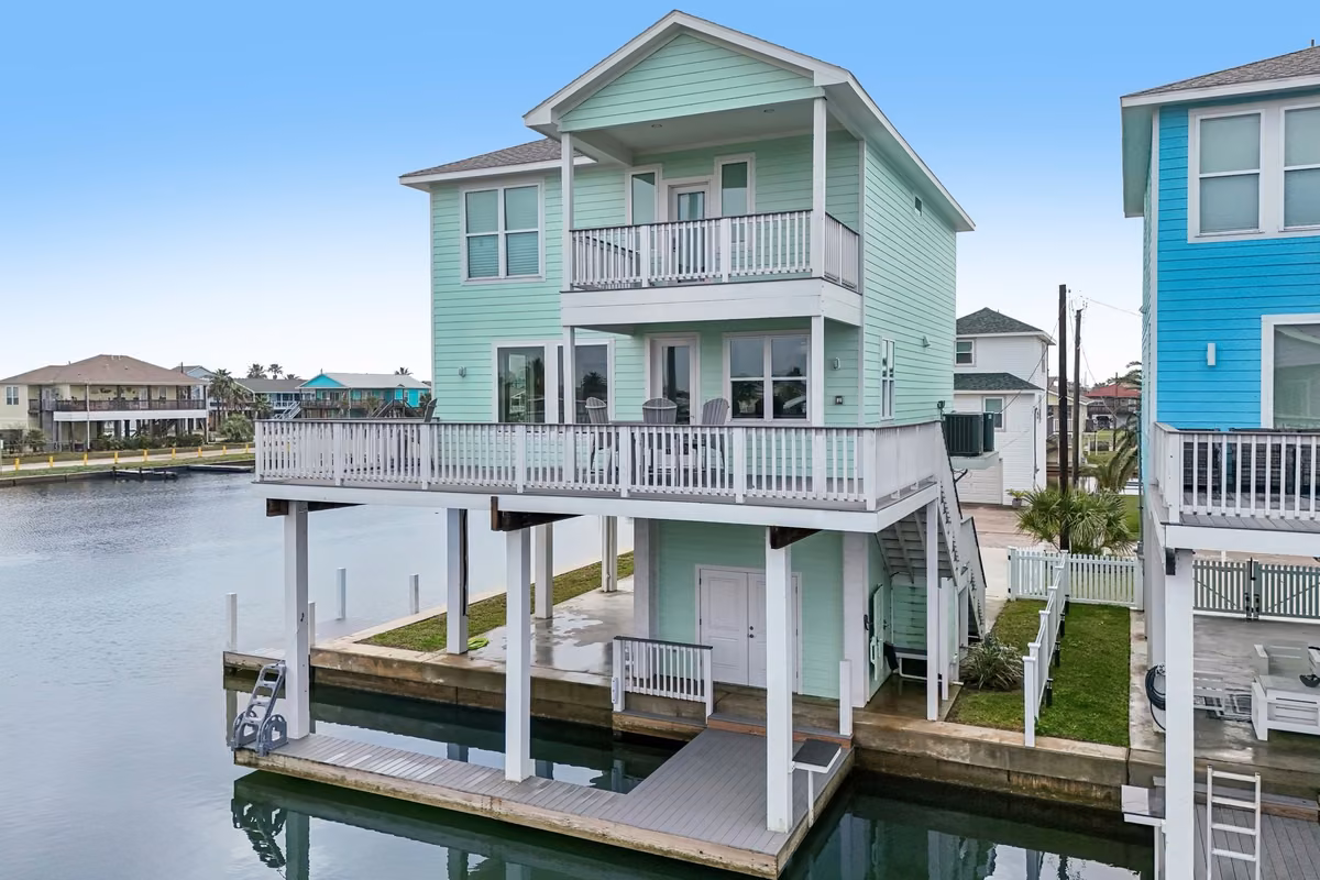 Photo of 16700 Montego Way, Jamaica Beach, TX 77554