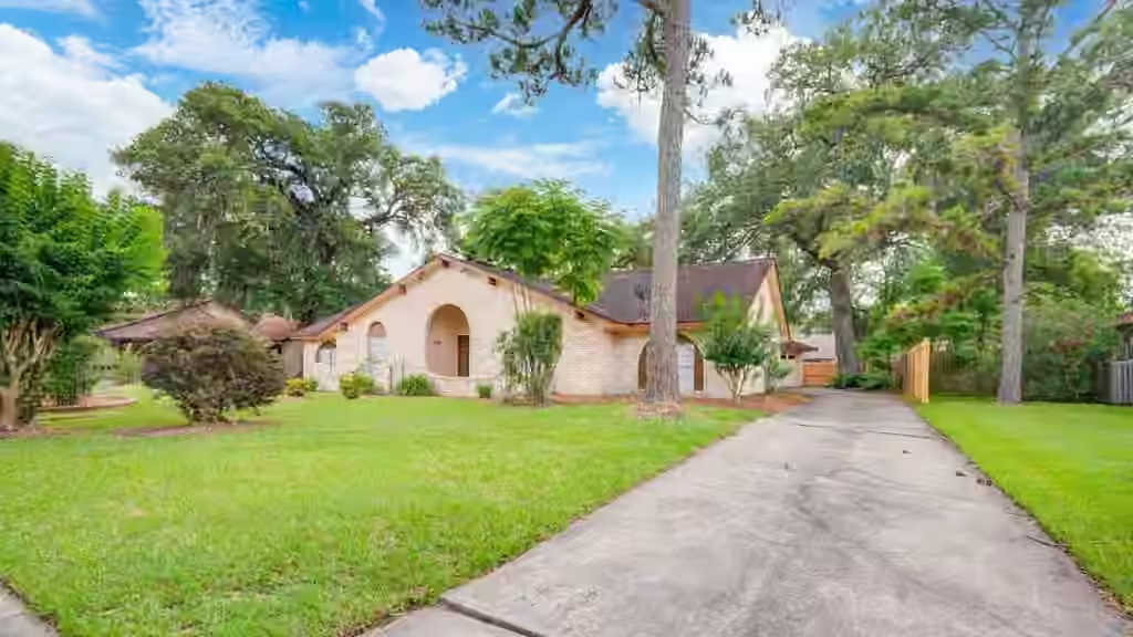 Photo 5 of 204 Nasturtium Street, Lake Jackson, TX