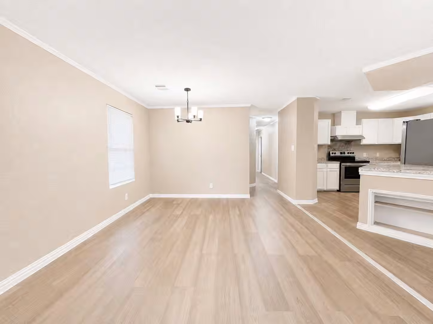 Photo 3 of 7902 Bowen Street, Houston, TX
