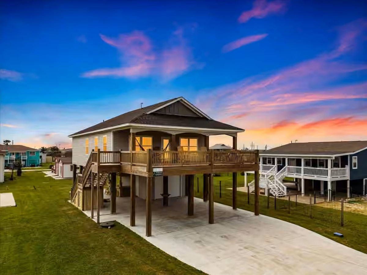 Photo of 961 Palmetto Drive, Crystal Beach, TX 77650