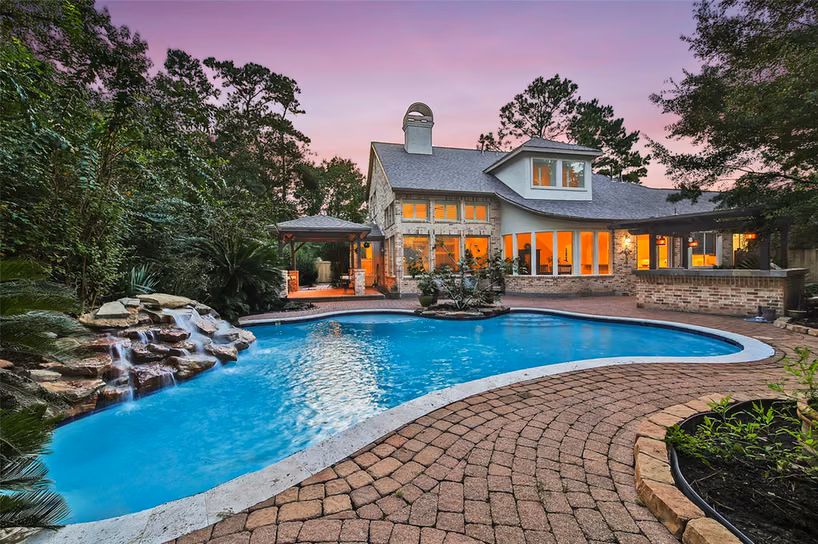 Photo 2 of 1302 Avon Way, Houston, TX