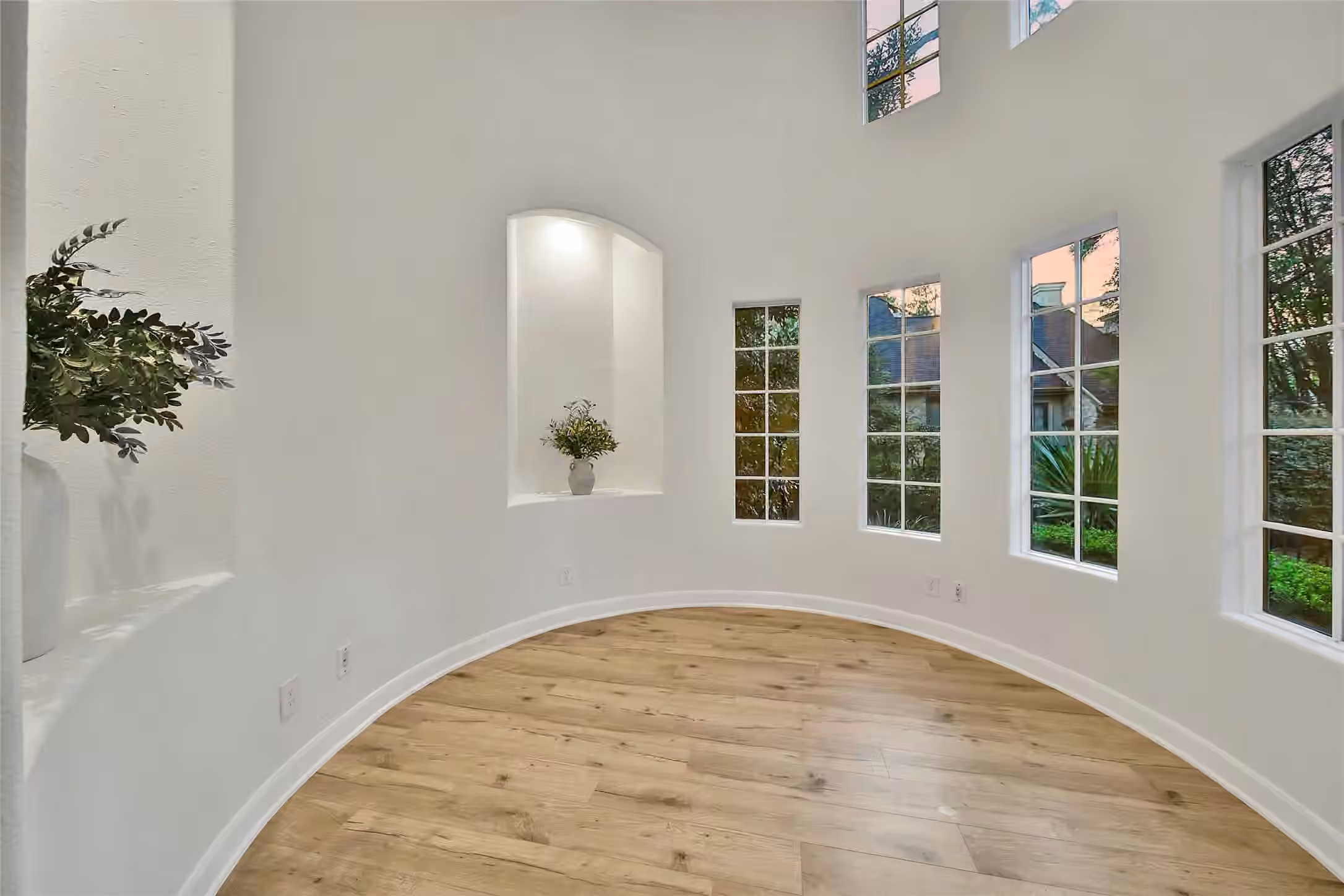 Photo 6 of 1302 Avon Way, Houston, TX