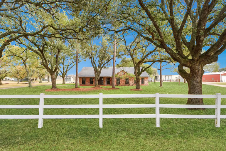 Photo of 17115 County Road 831, Pearland, TX 77584
