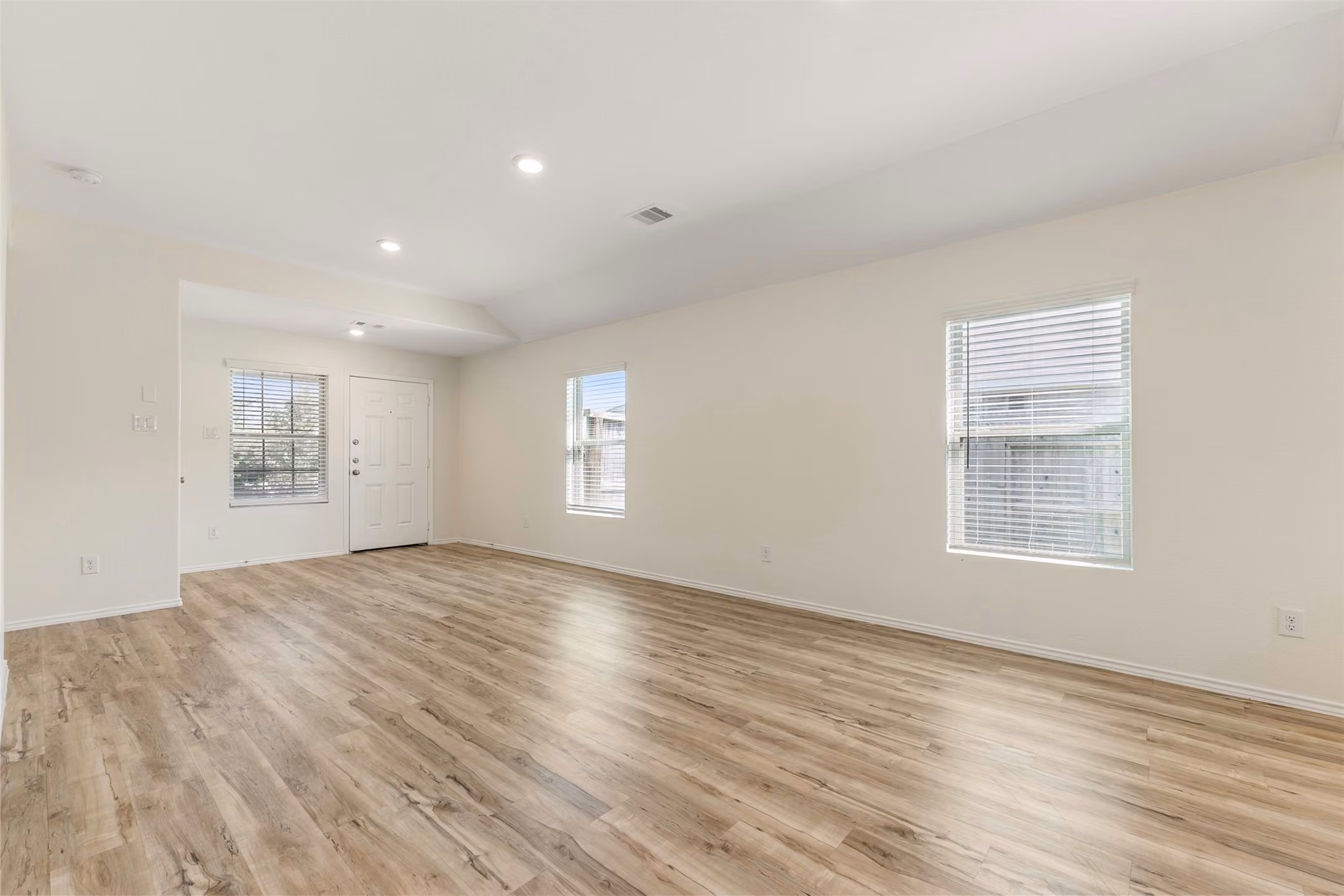 Photo 6 of 8635 Wooster Trails Drive, Baytown, TX
