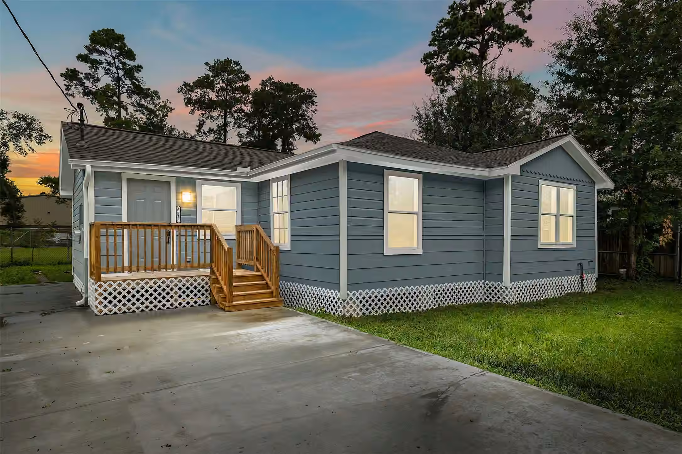 Photo of 6525 Sealey Street, Houston, TX 77091