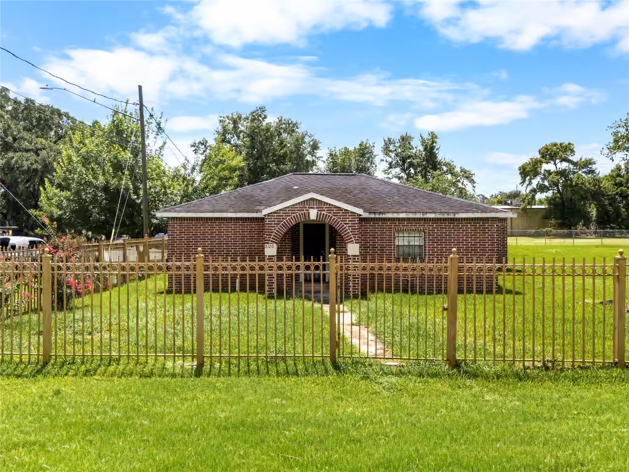 Photo 2 of 2120 Vance Street, Houston, TX