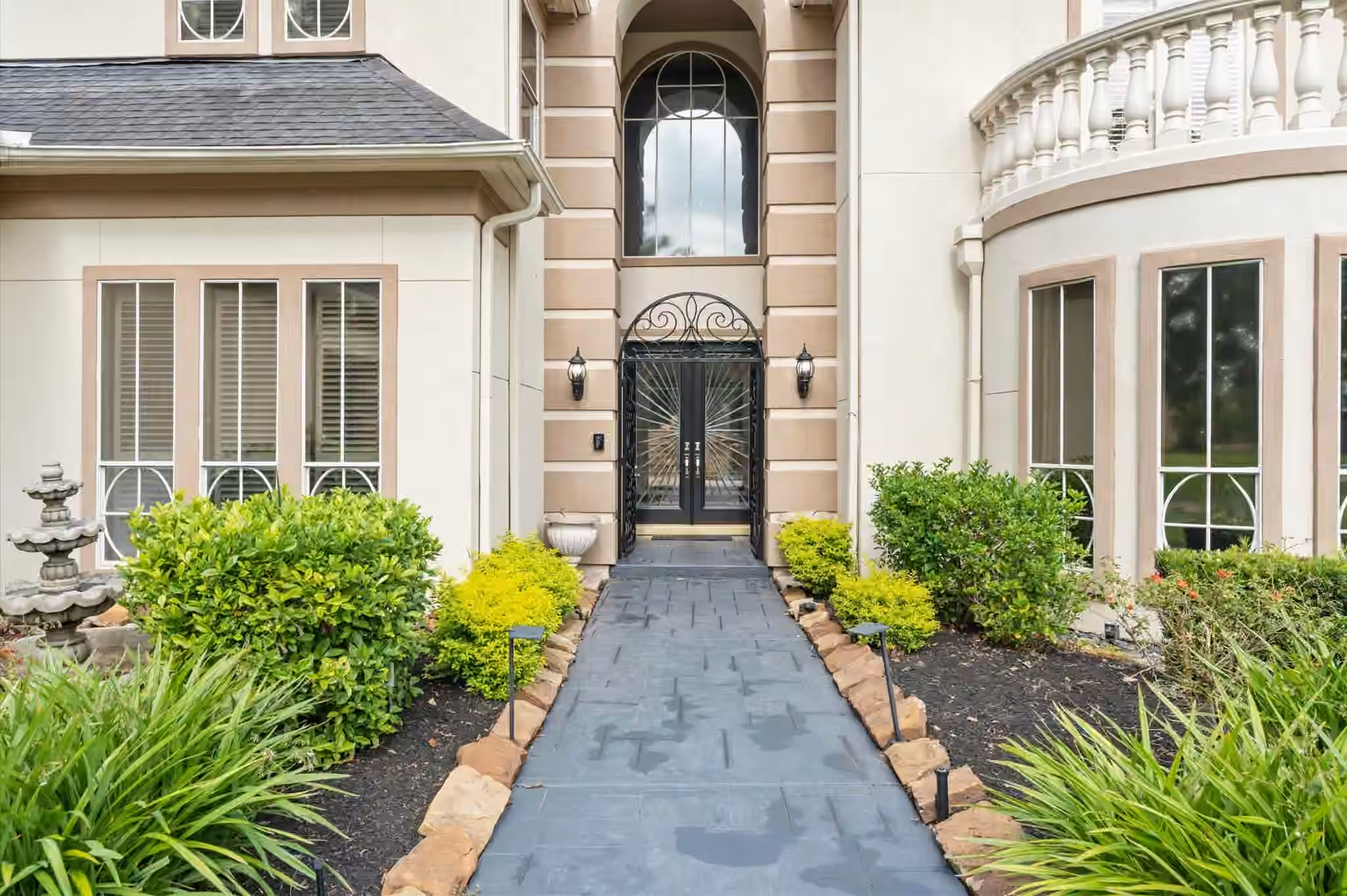 Photo 7 of 1830 Forest Gate Circle, Sugar Land, TX